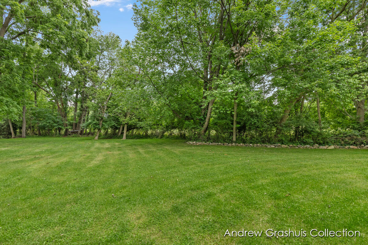 2214 Christine Court SE