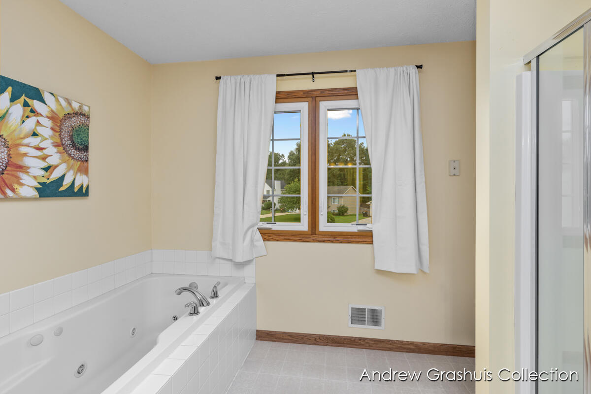 2214 Christine Court SE