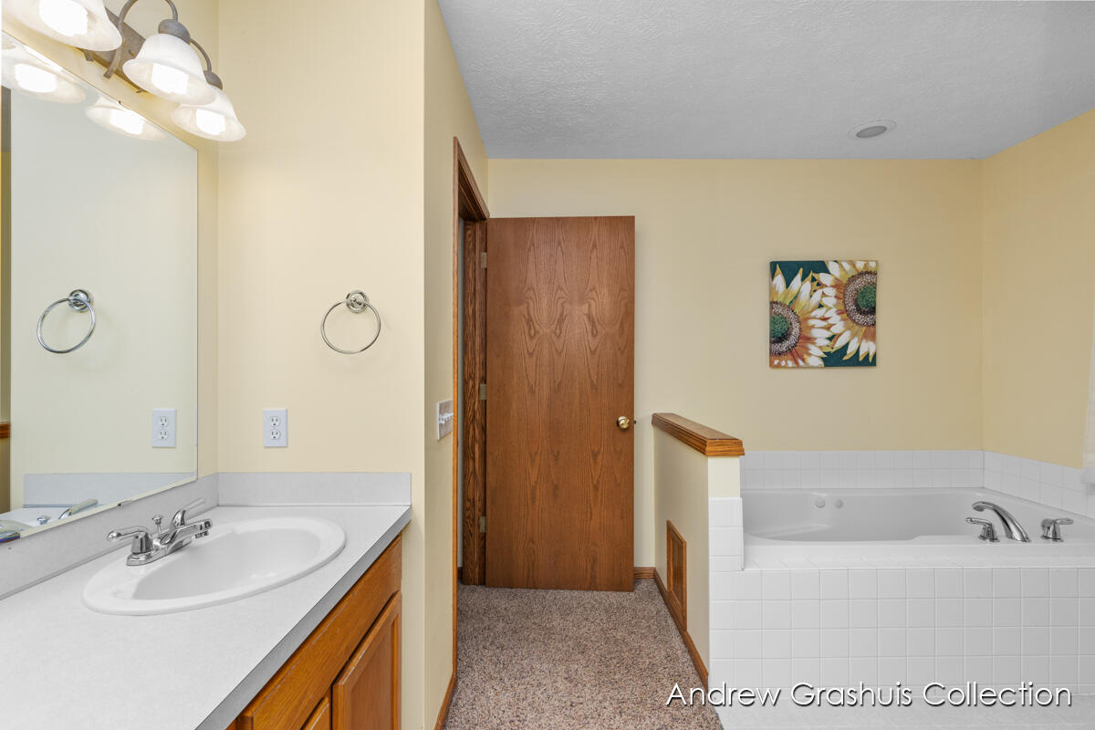 2214 Christine Court SE