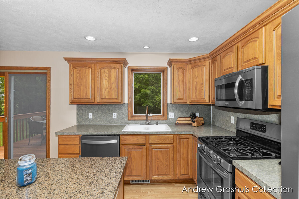 2214 Christine Court SE