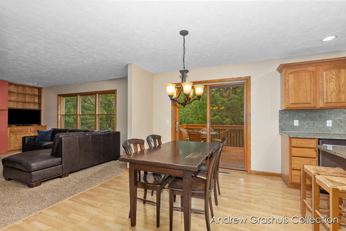 2214 Christine Court SE