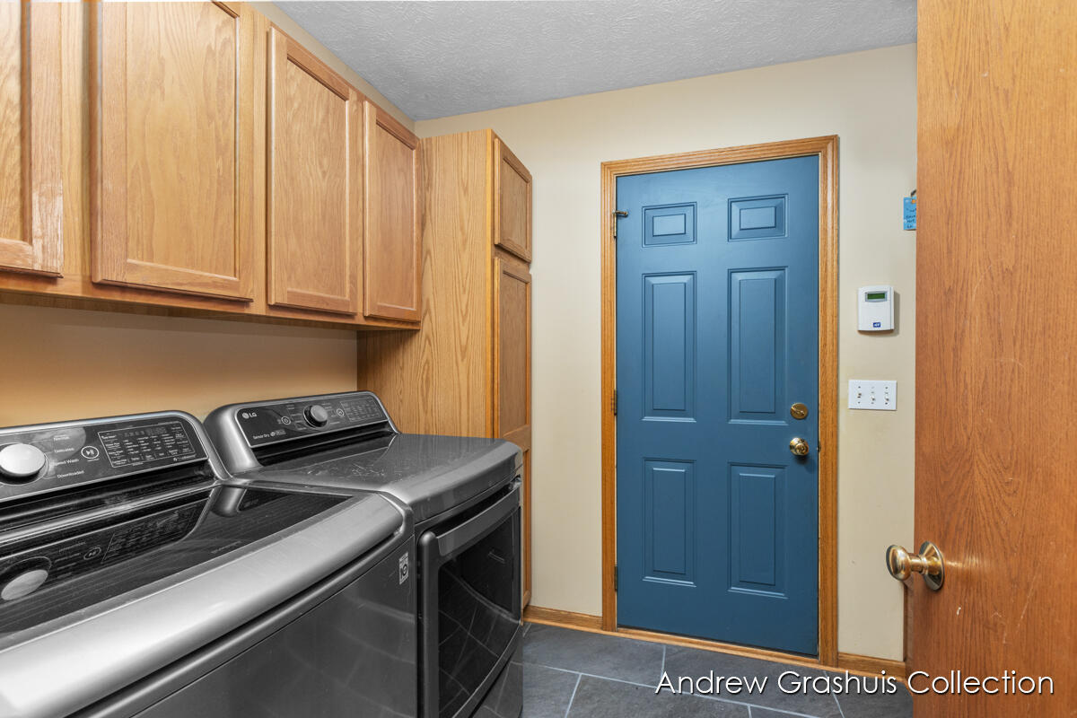 2214 Christine Court SE