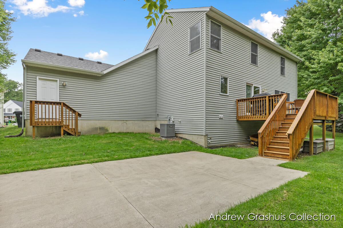 2214 Christine Court SE