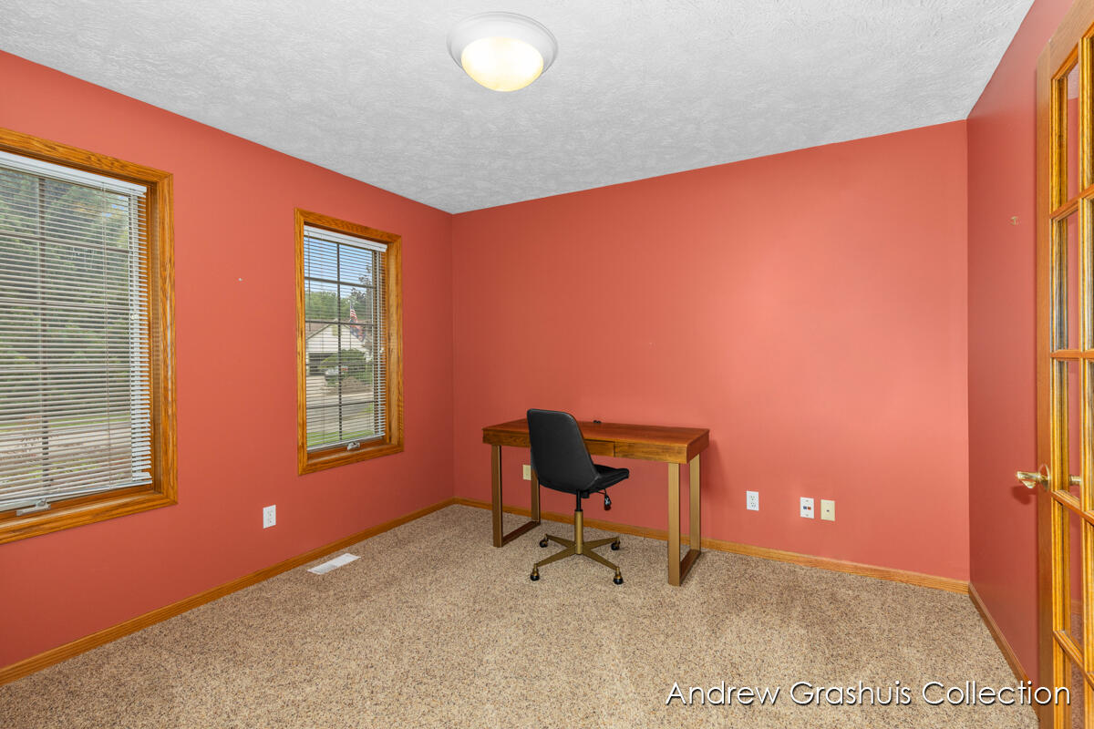 2214 Christine Court SE