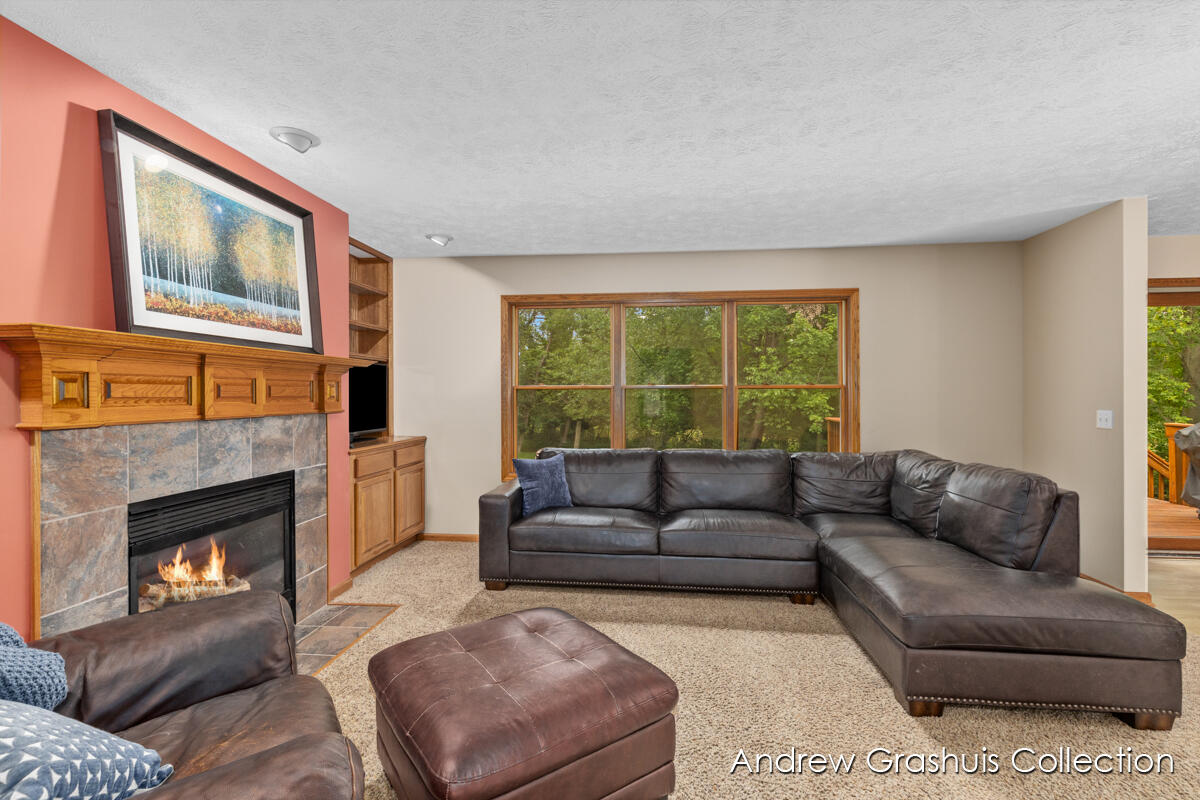 2214 Christine Court SE