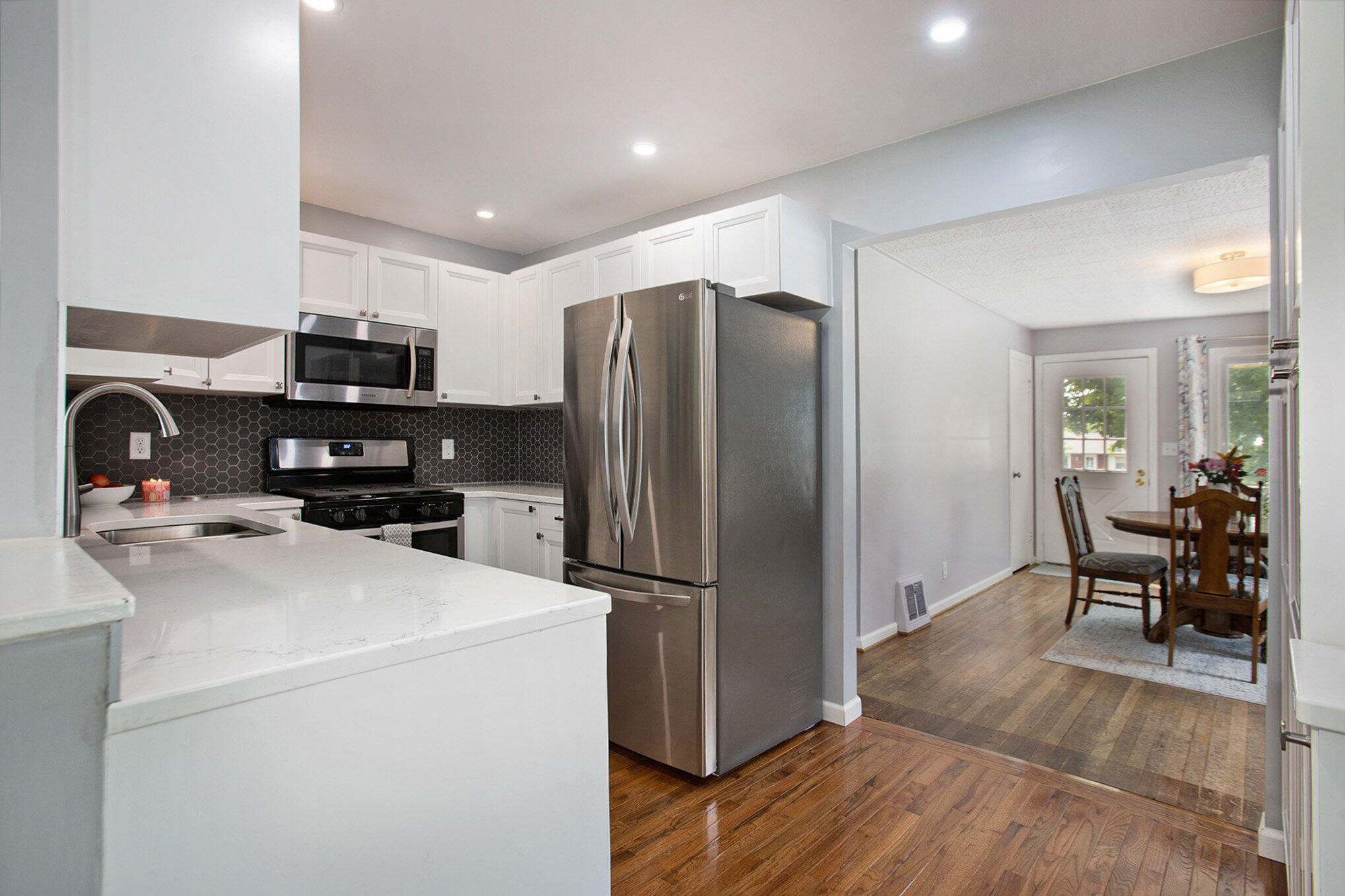 7154 Eastern Avenue SE