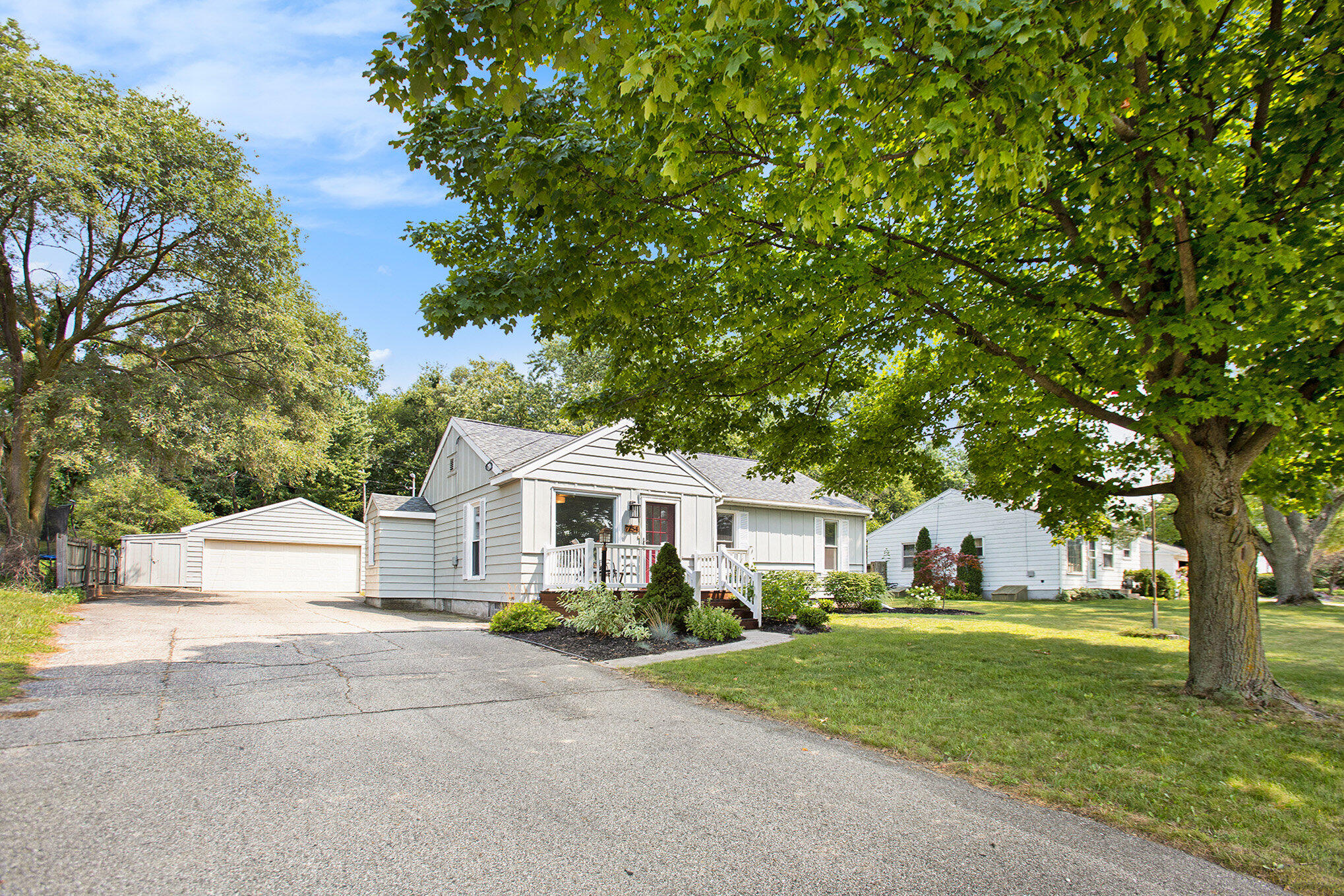 7154 Eastern Avenue SE