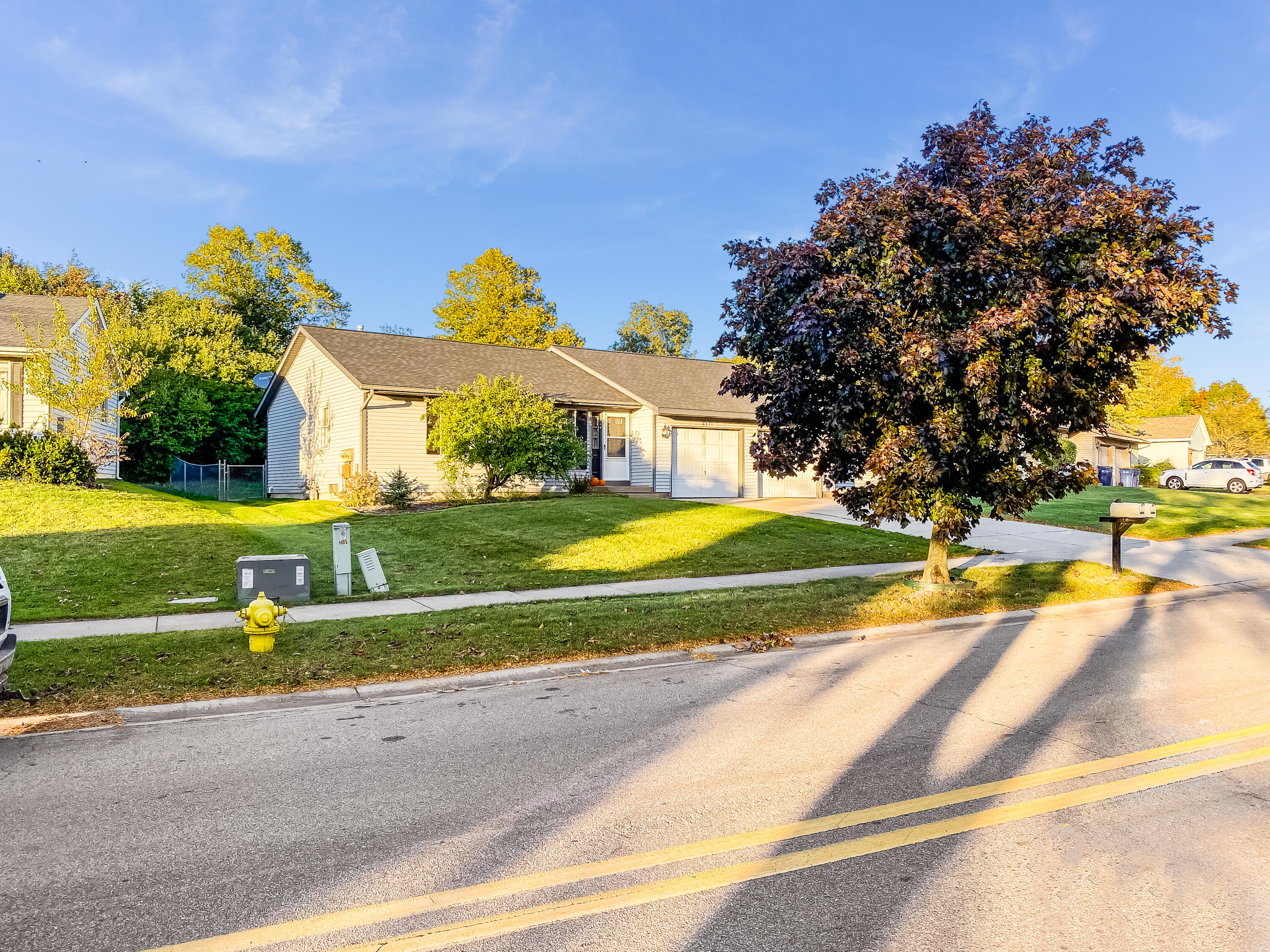 2571-2573 Woodmeadow Drive SE