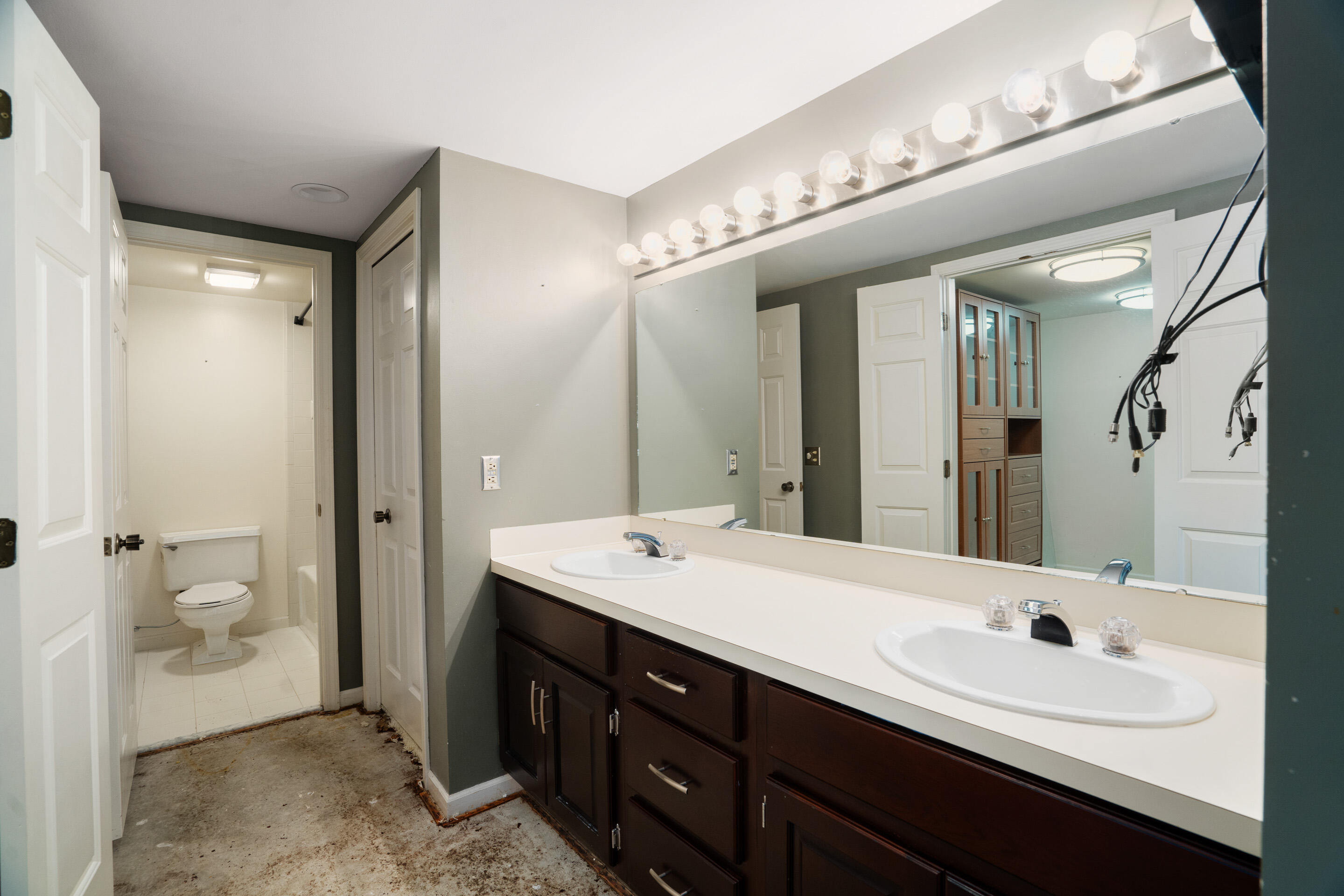 3181 Charlevoix Drive SE, 308