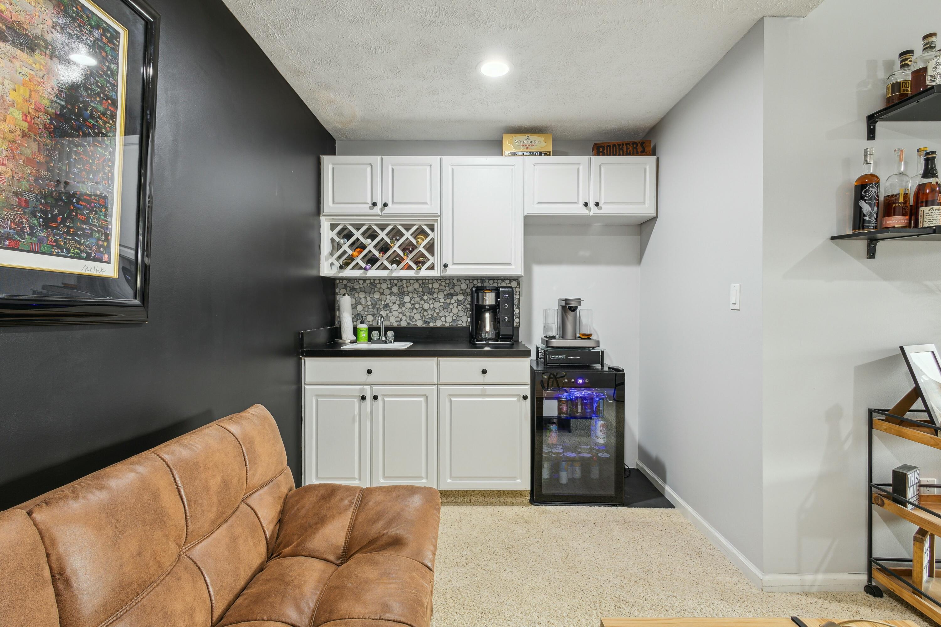 7008 Crystal View Drive SE