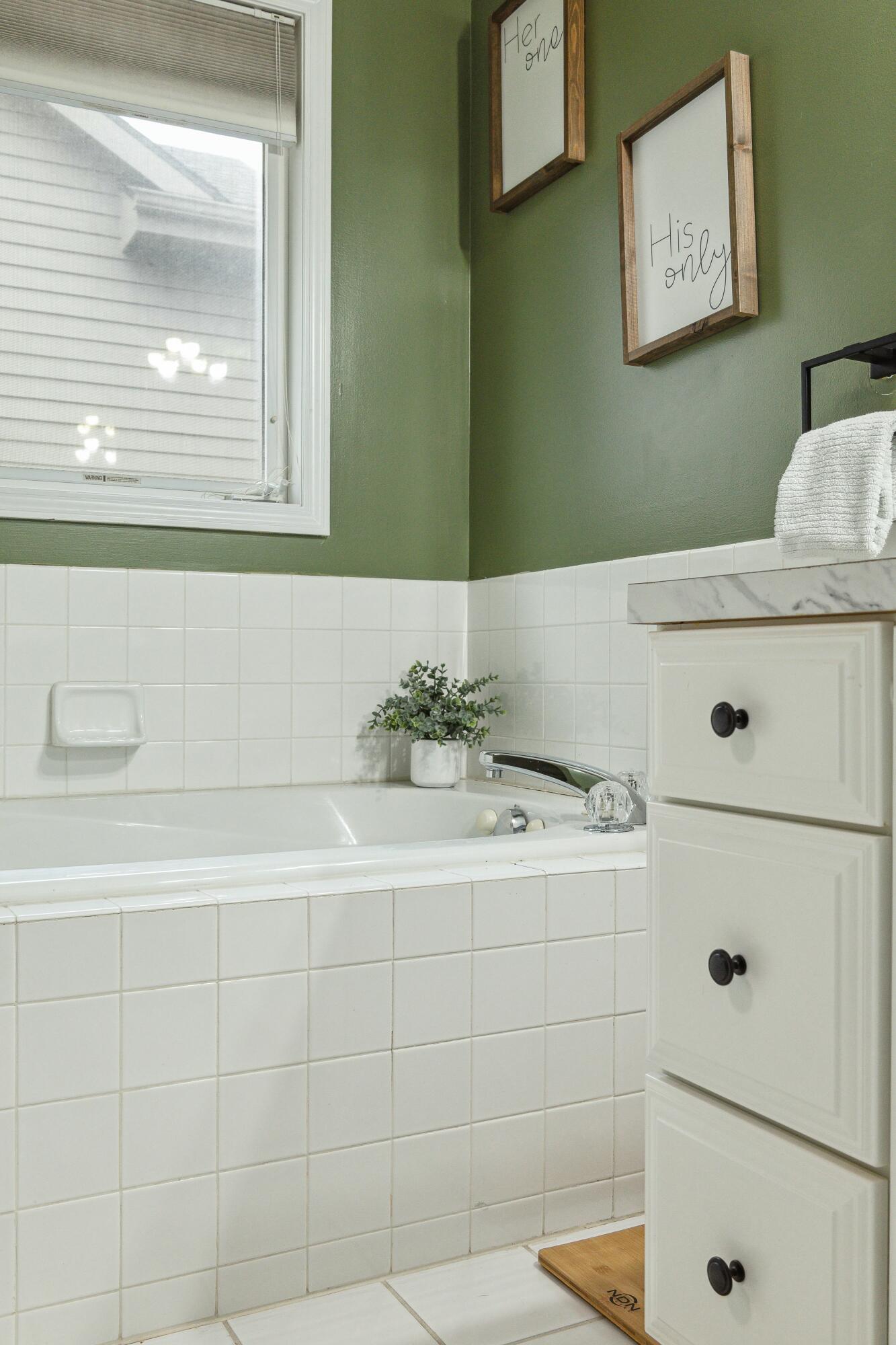 7008 Crystal View Drive SE