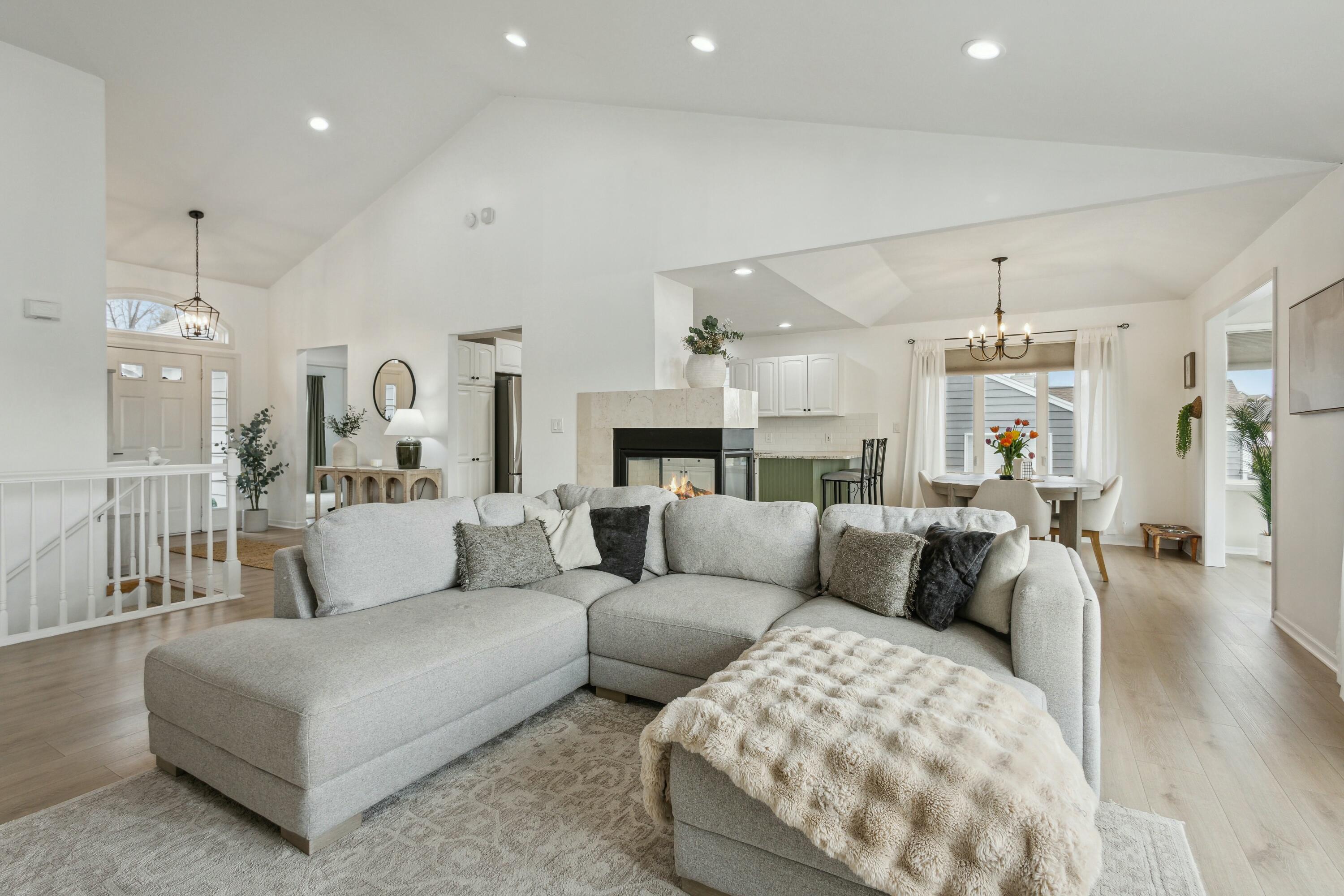 7008 Crystal View Drive SE