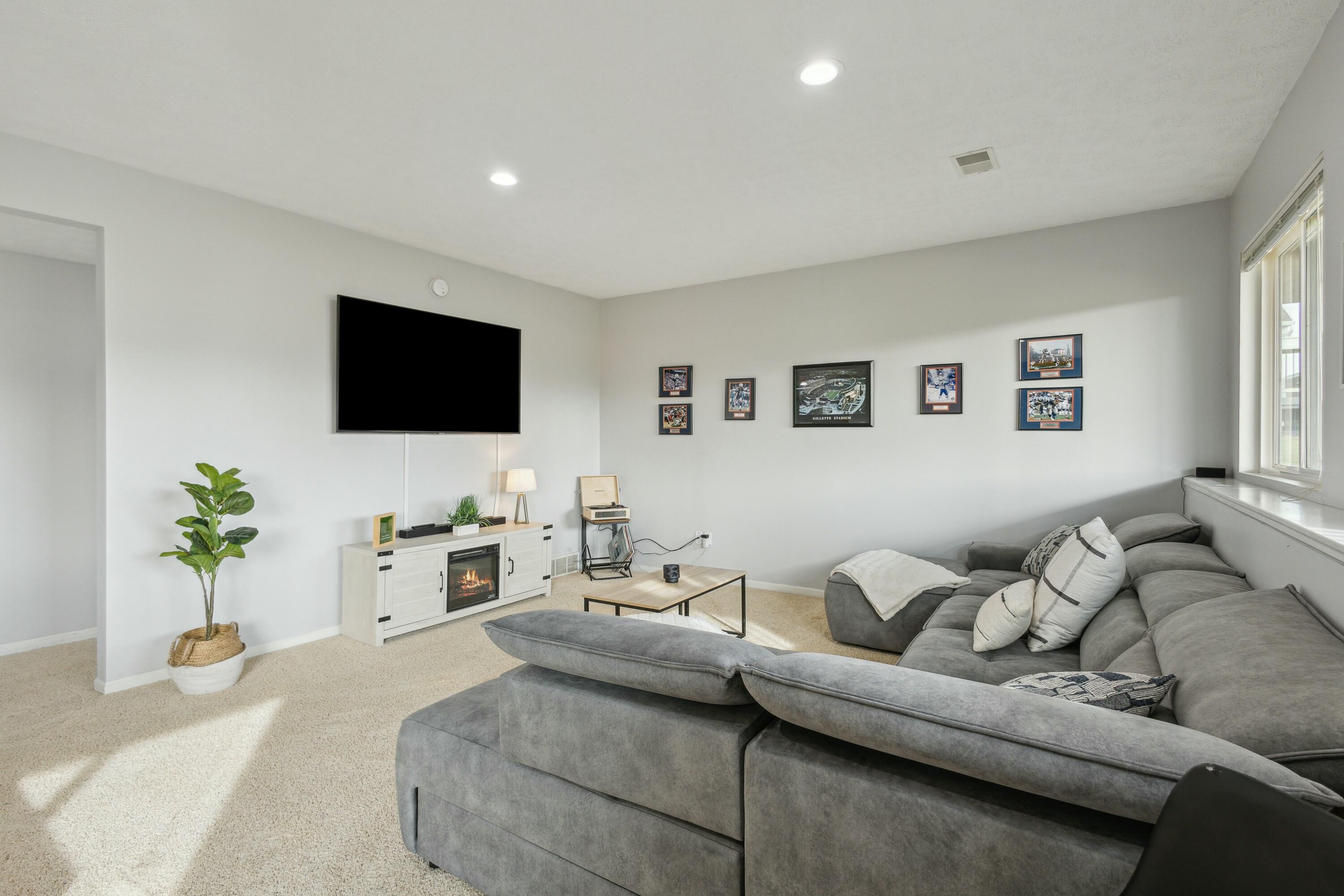 7008 Crystal View Drive SE