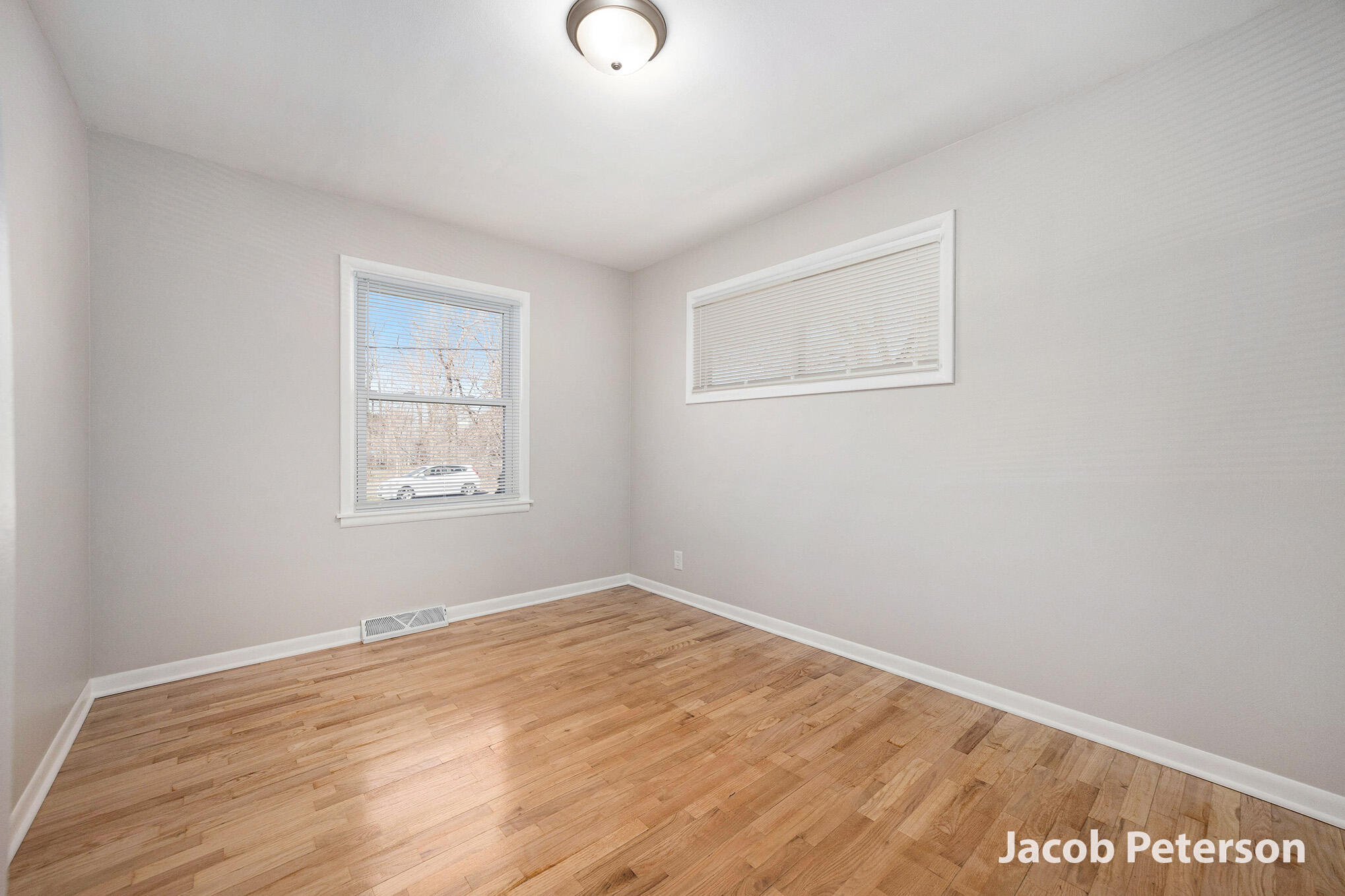 3928 Balsam Avenue NE