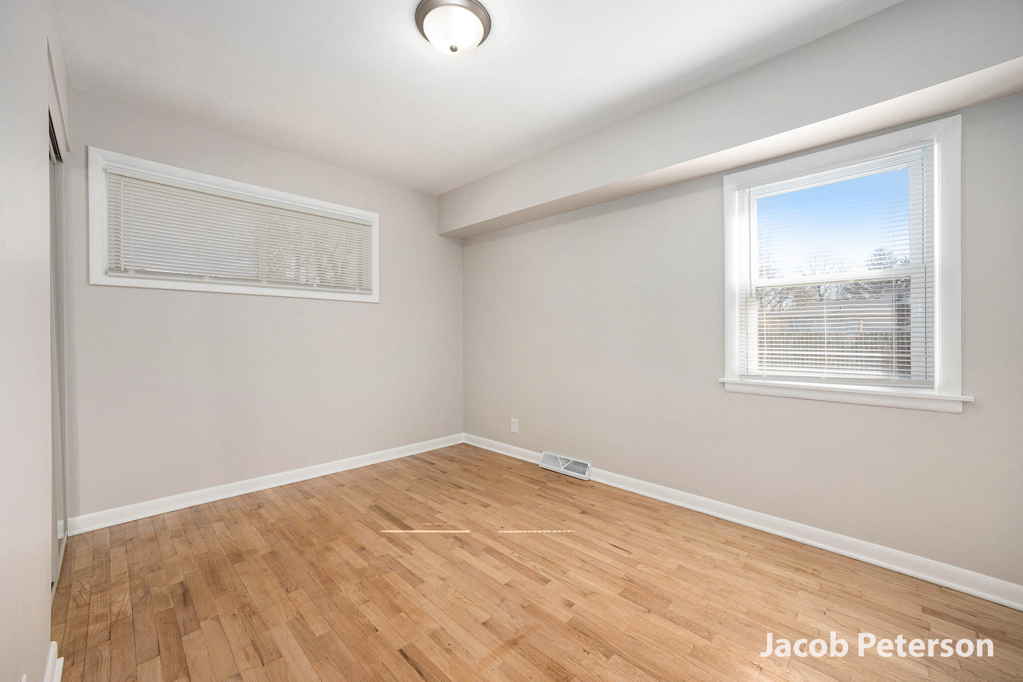 3928 Balsam Avenue NE