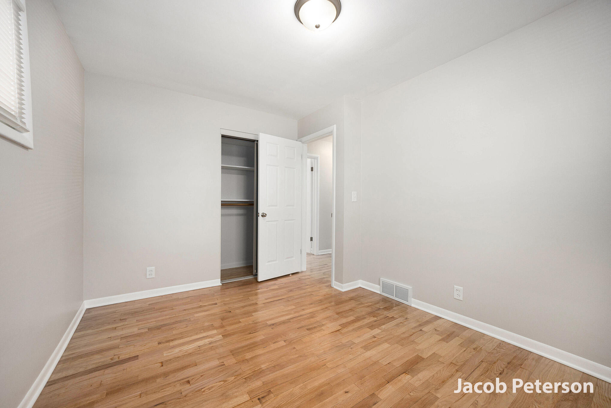 3928 Balsam Avenue NE