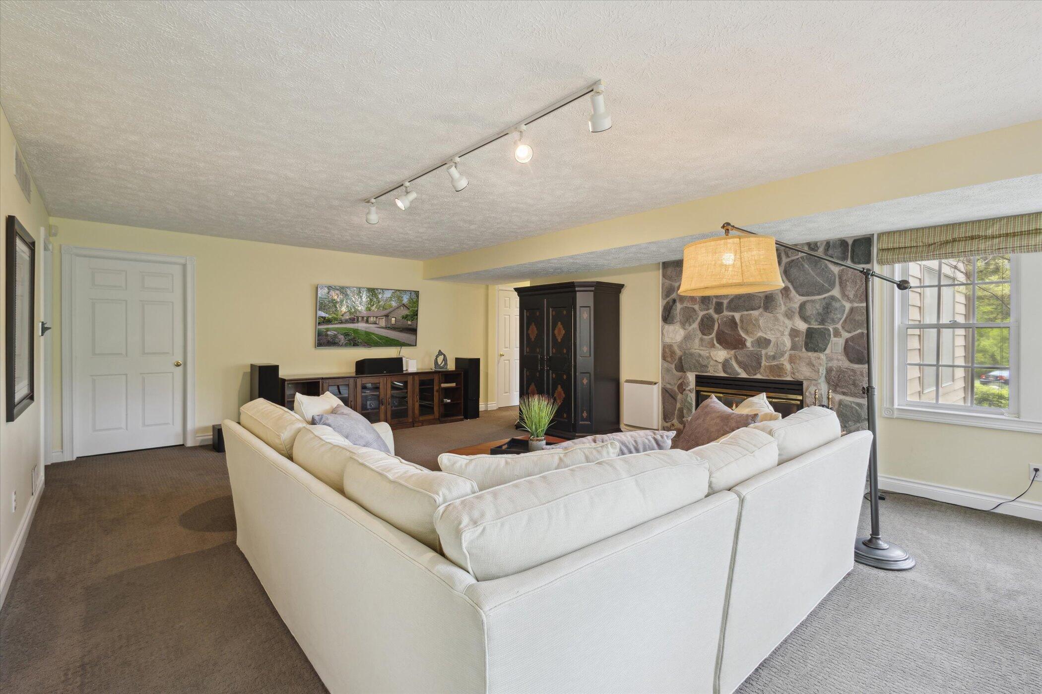 1450 Winterwood Drive NE