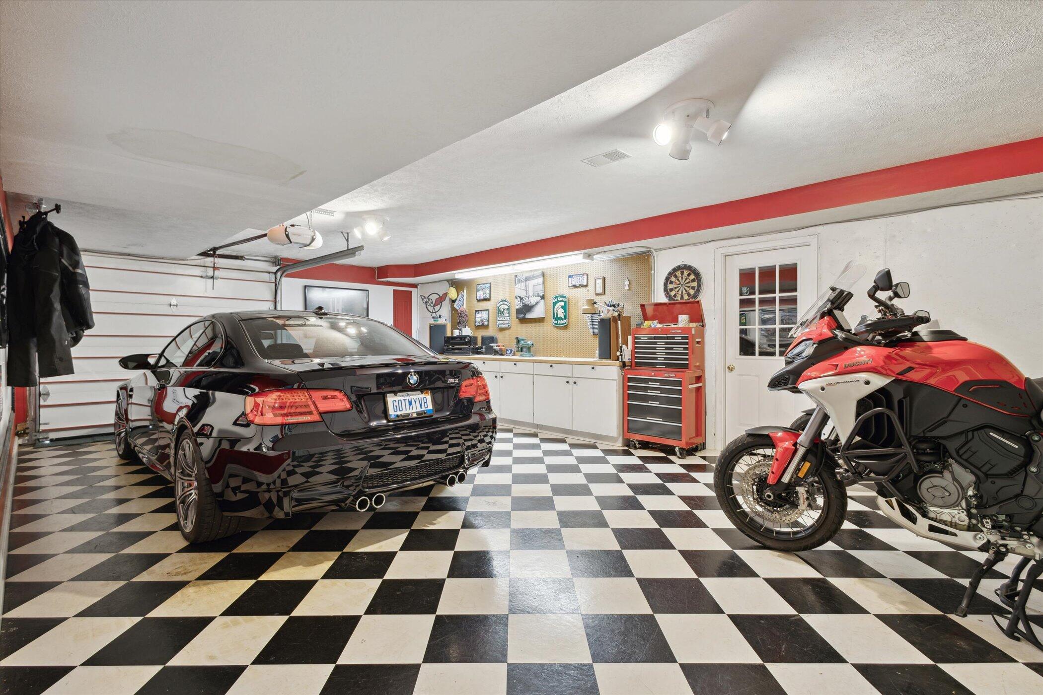 1450 Winterwood Drive NE