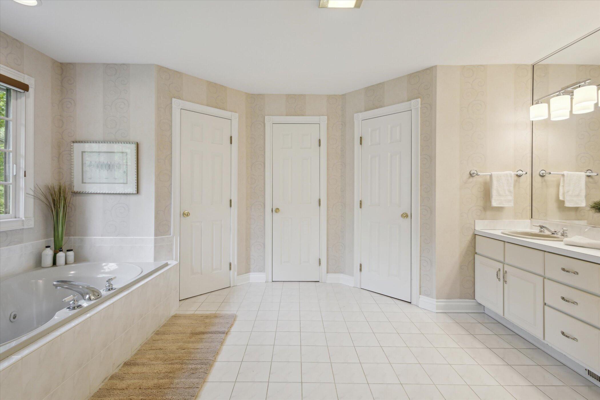 1450 Winterwood Drive NE