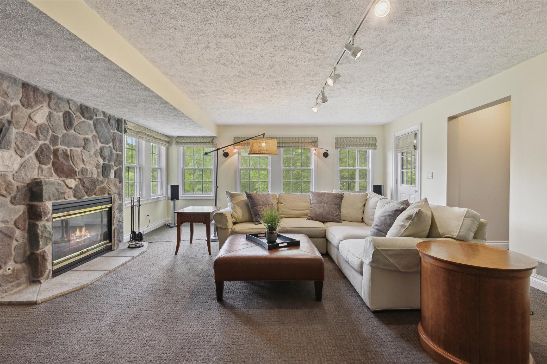 1450 Winterwood Drive NE