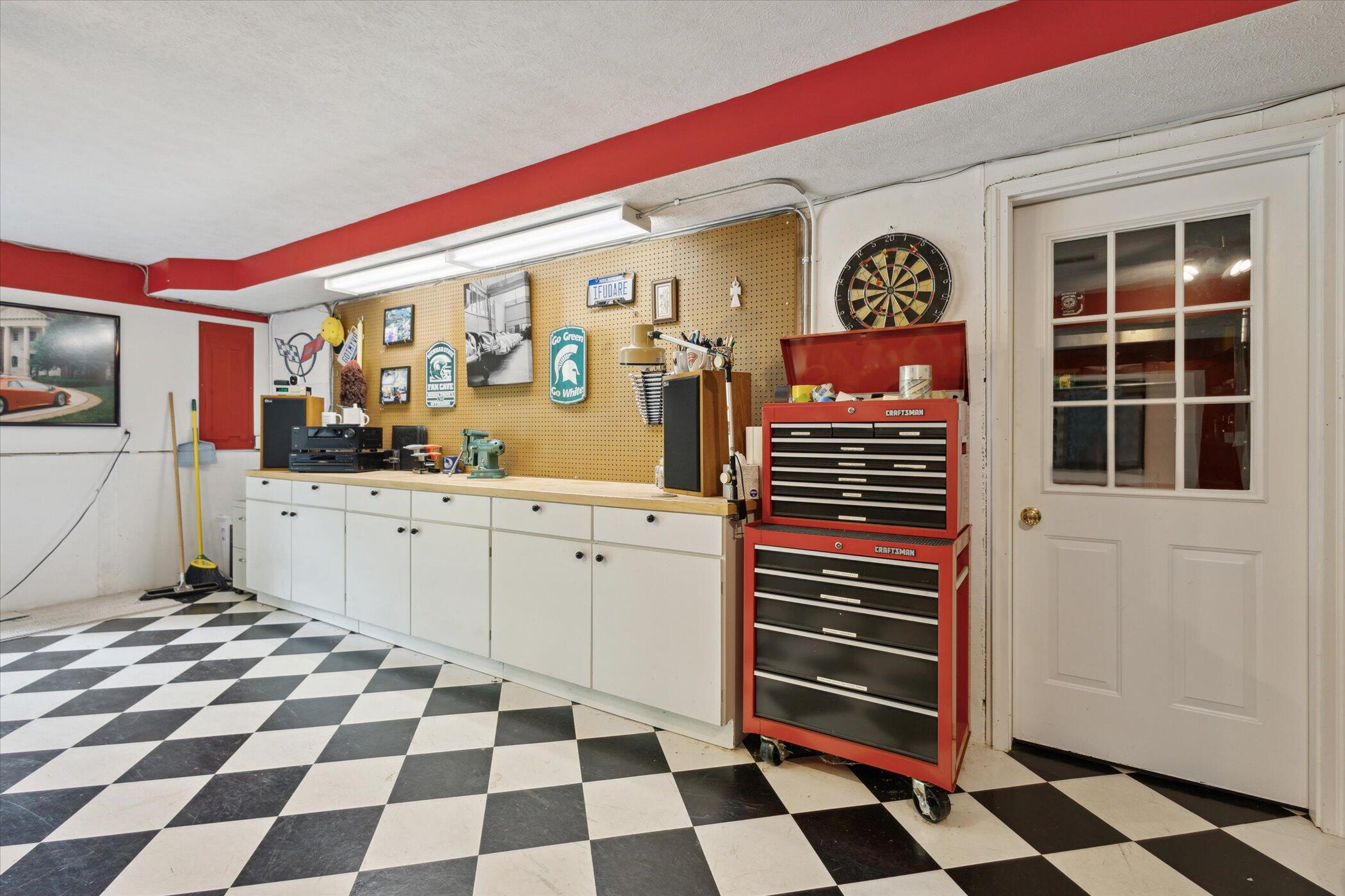 1450 Winterwood Drive NE