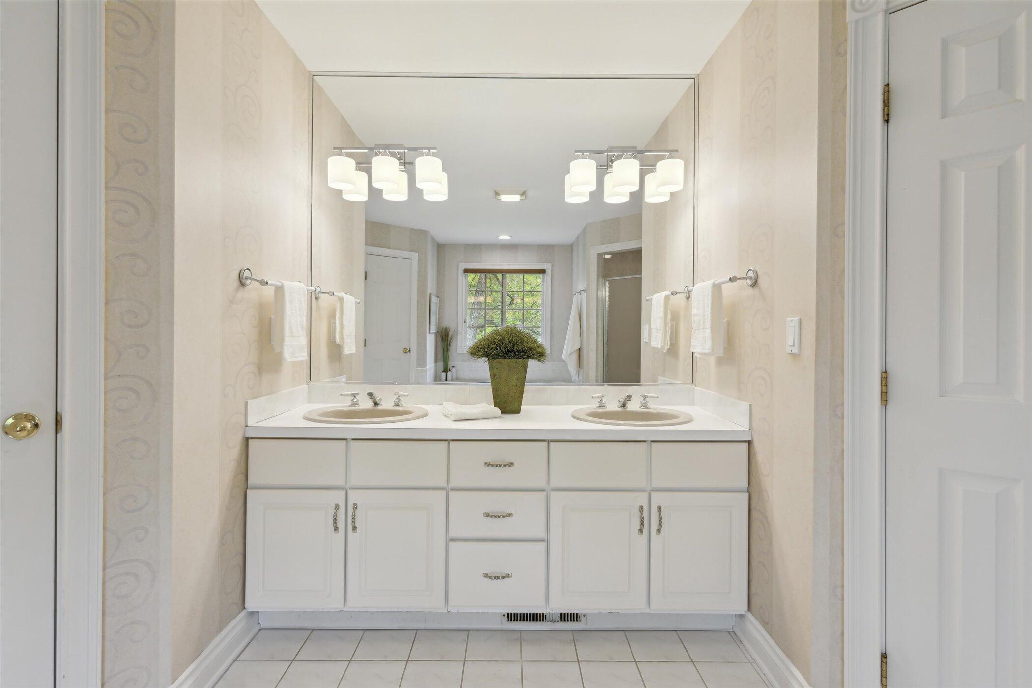 1450 Winterwood Drive NE