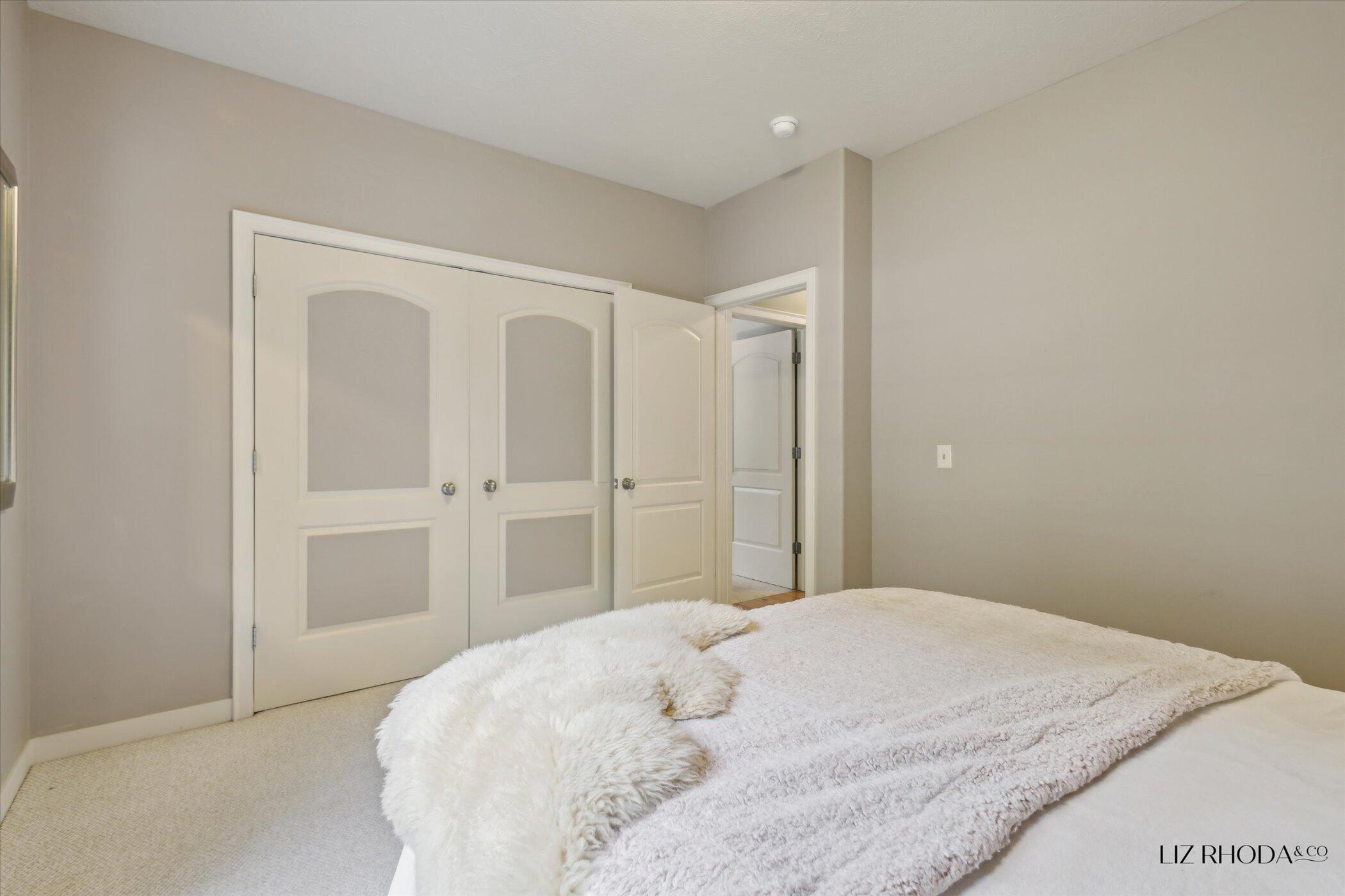 10058 Fulton Street E