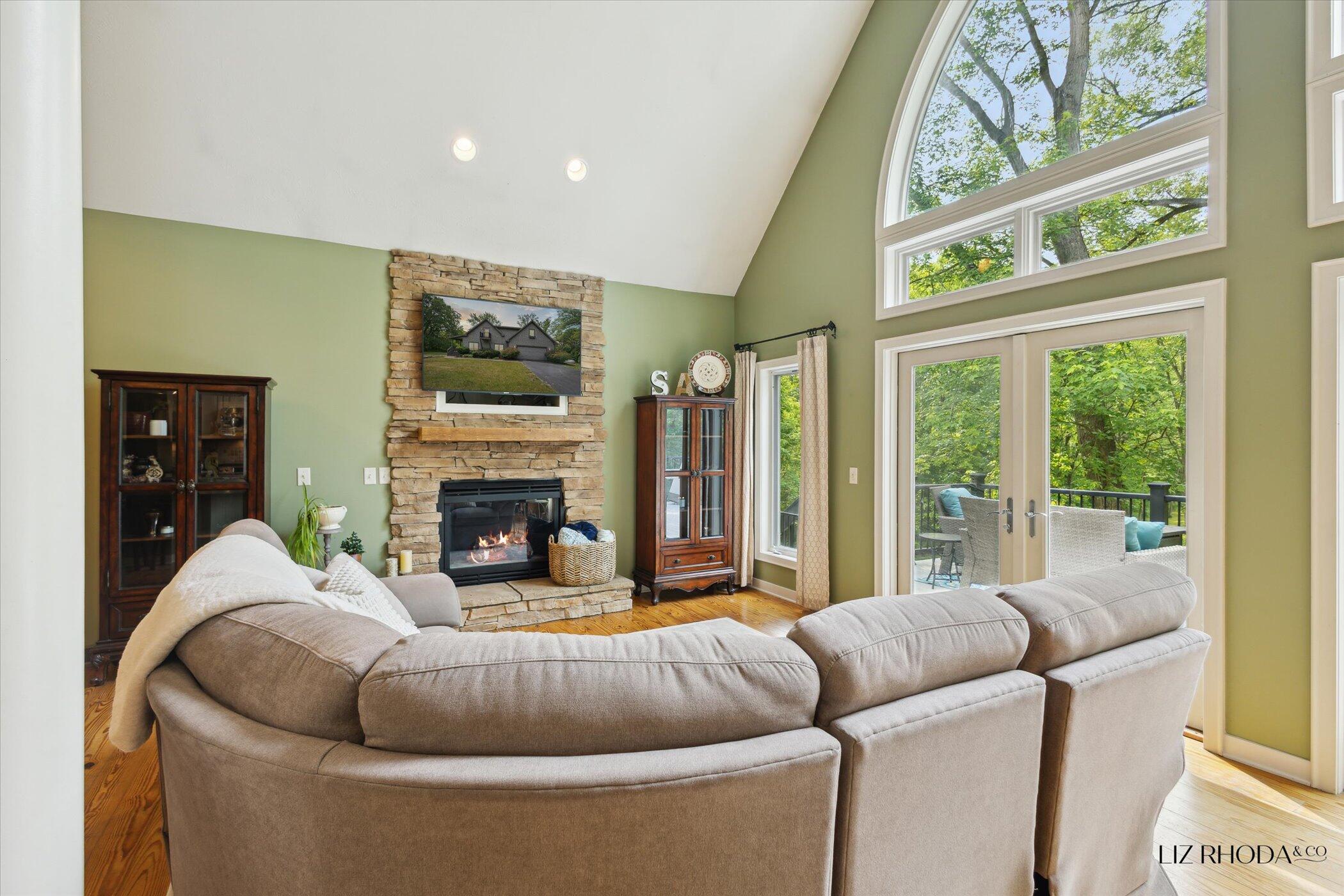 10058 Fulton Street E