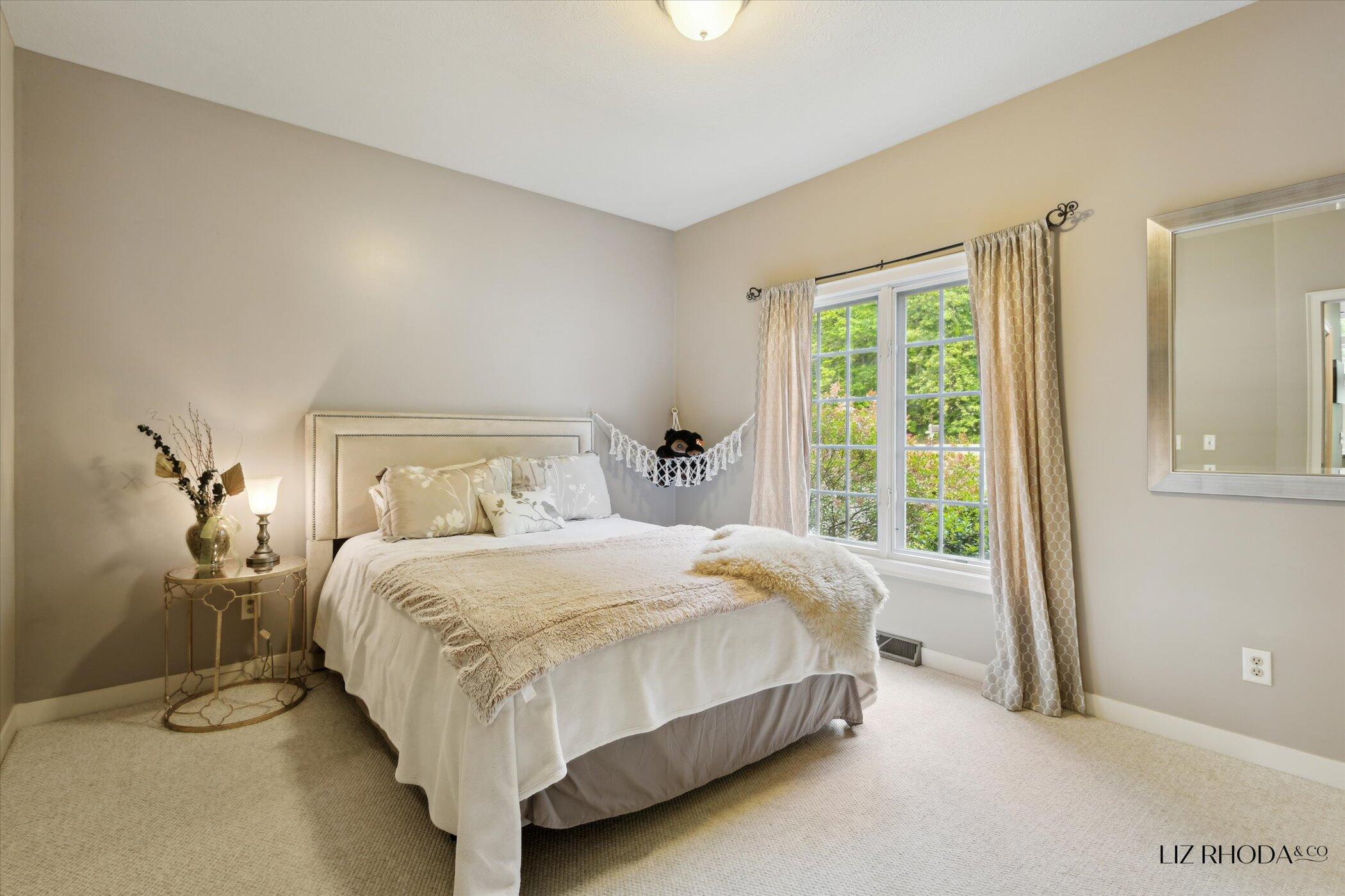 10058 Fulton Street E