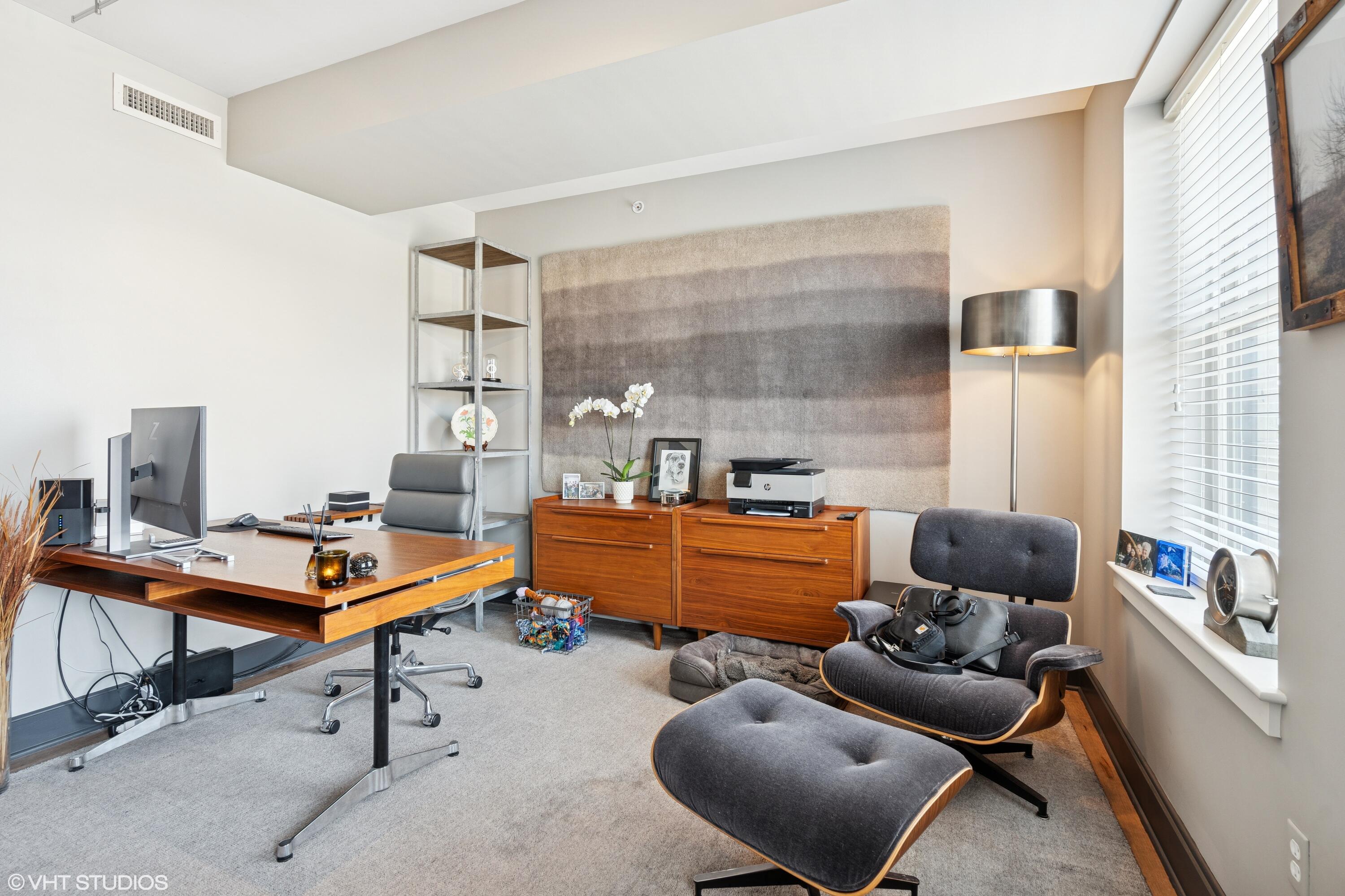 27 Library Street NE 803