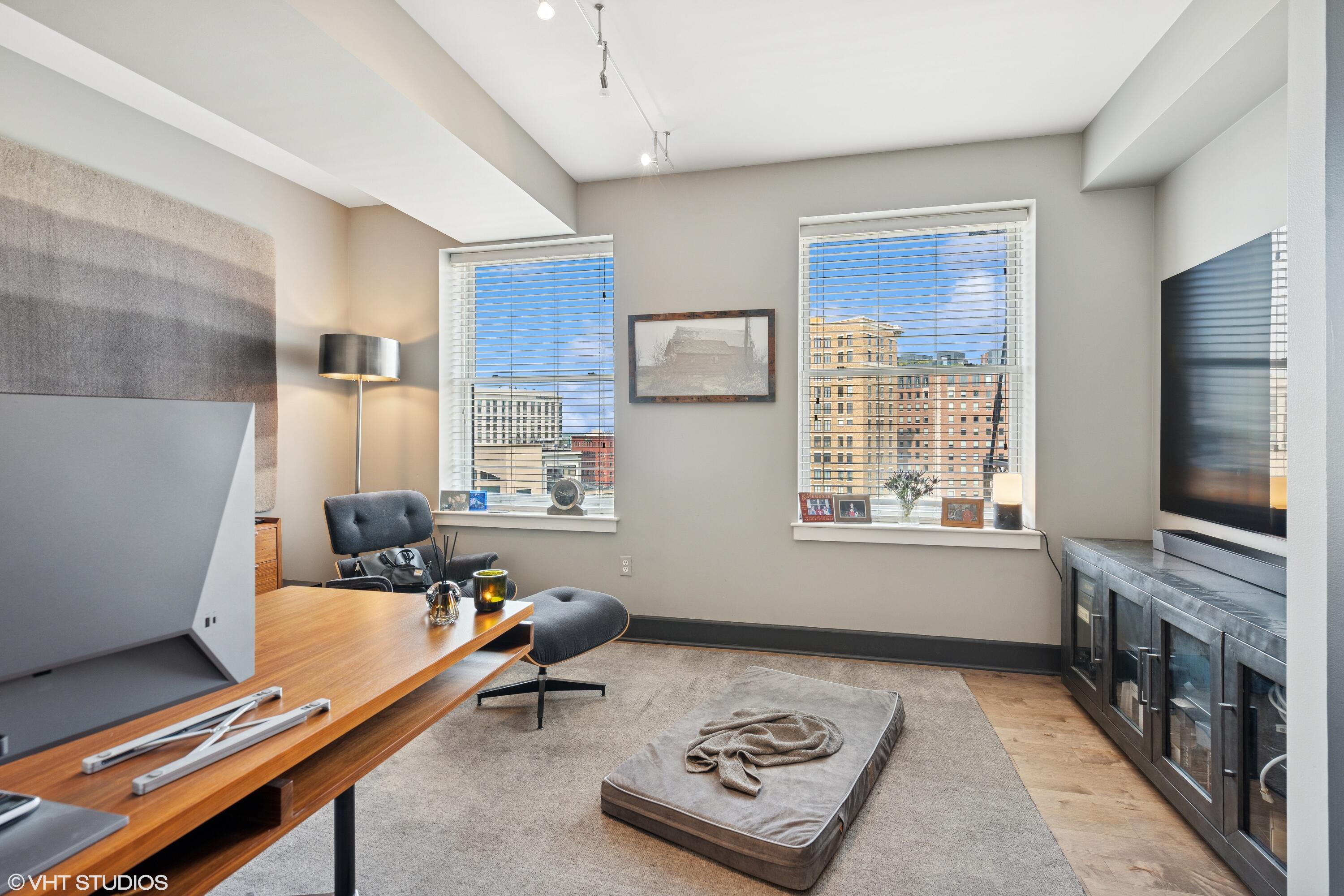 27 Library Street NE 803