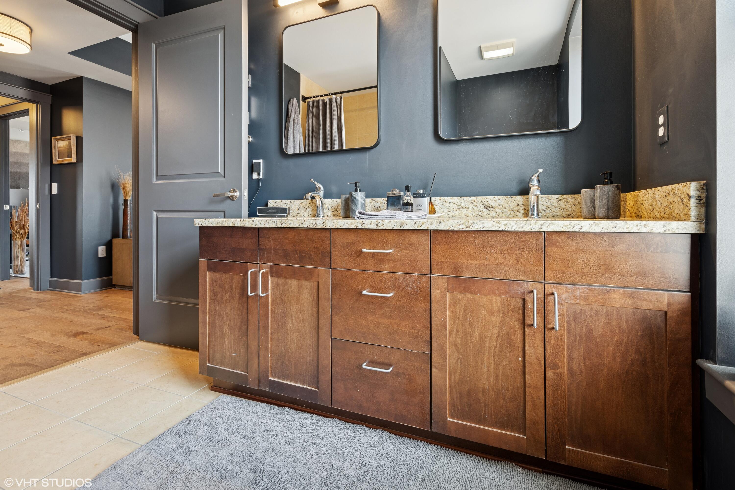 27 Library Street NE 803