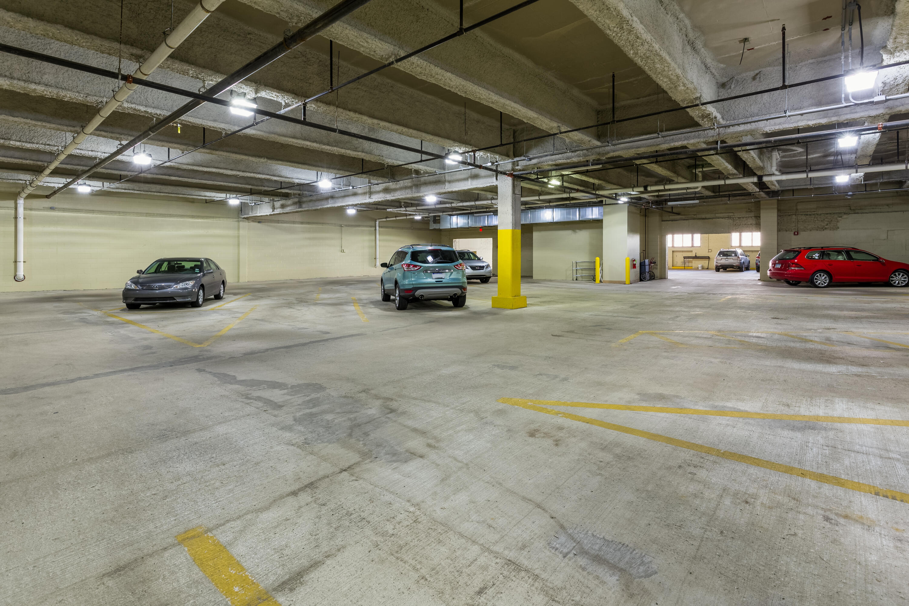 27 Library Street NE 803