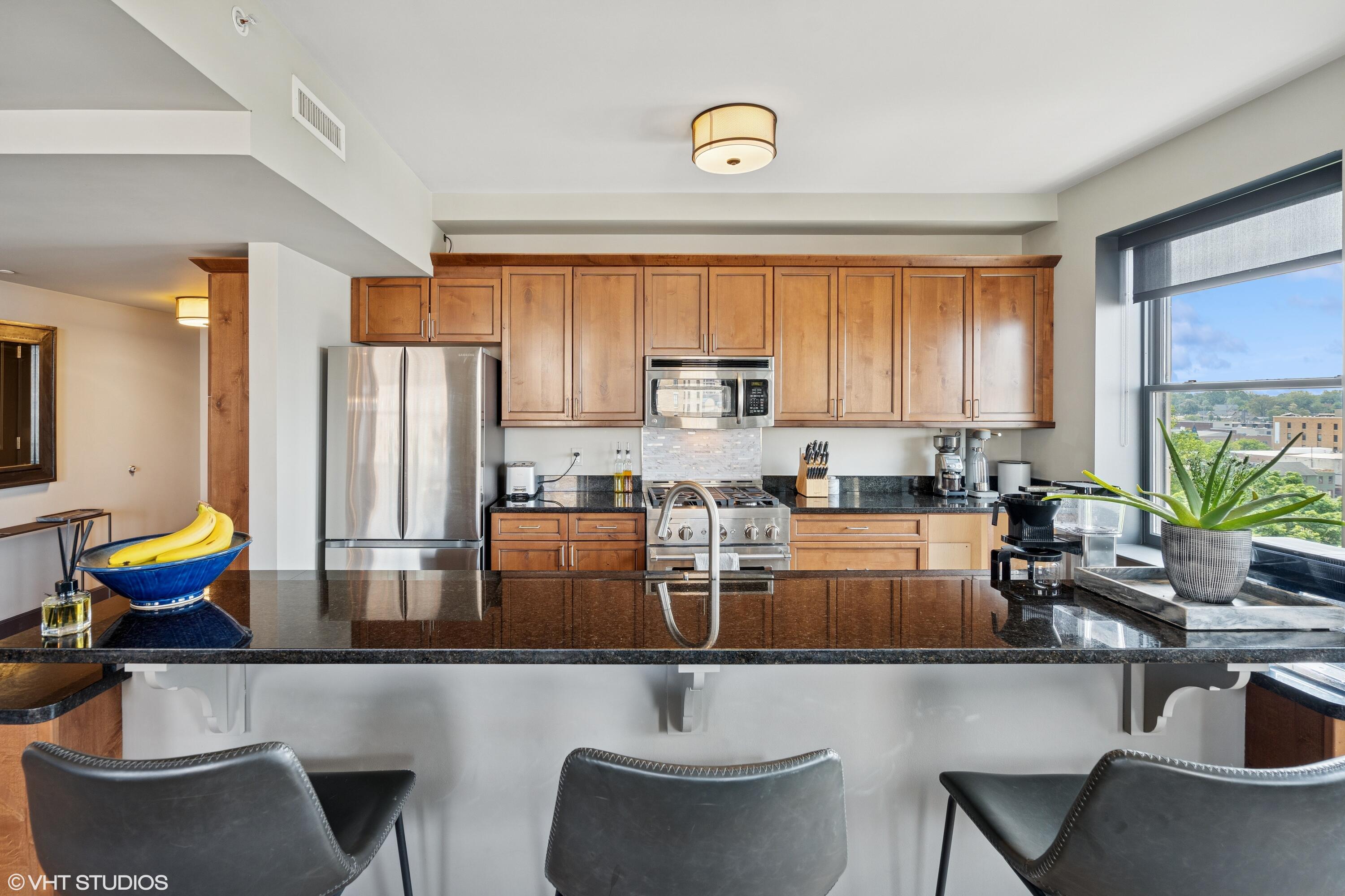 27 Library Street NE 803