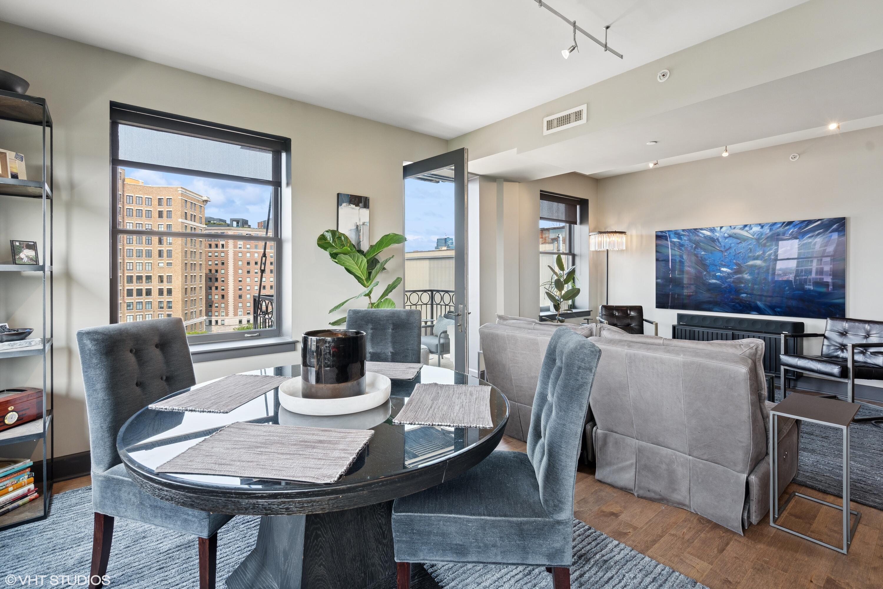 27 Library Street NE 803