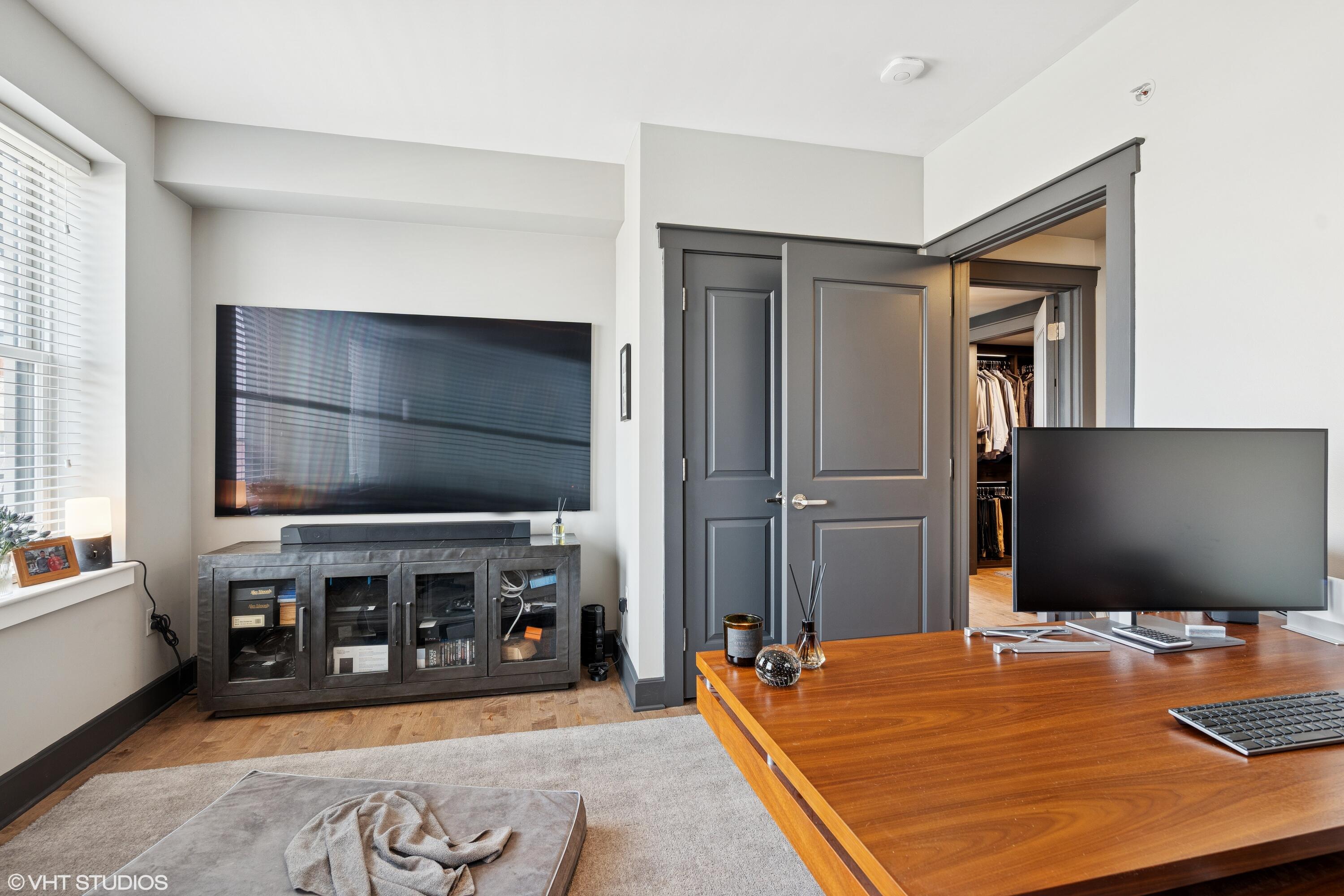 27 Library Street NE 803