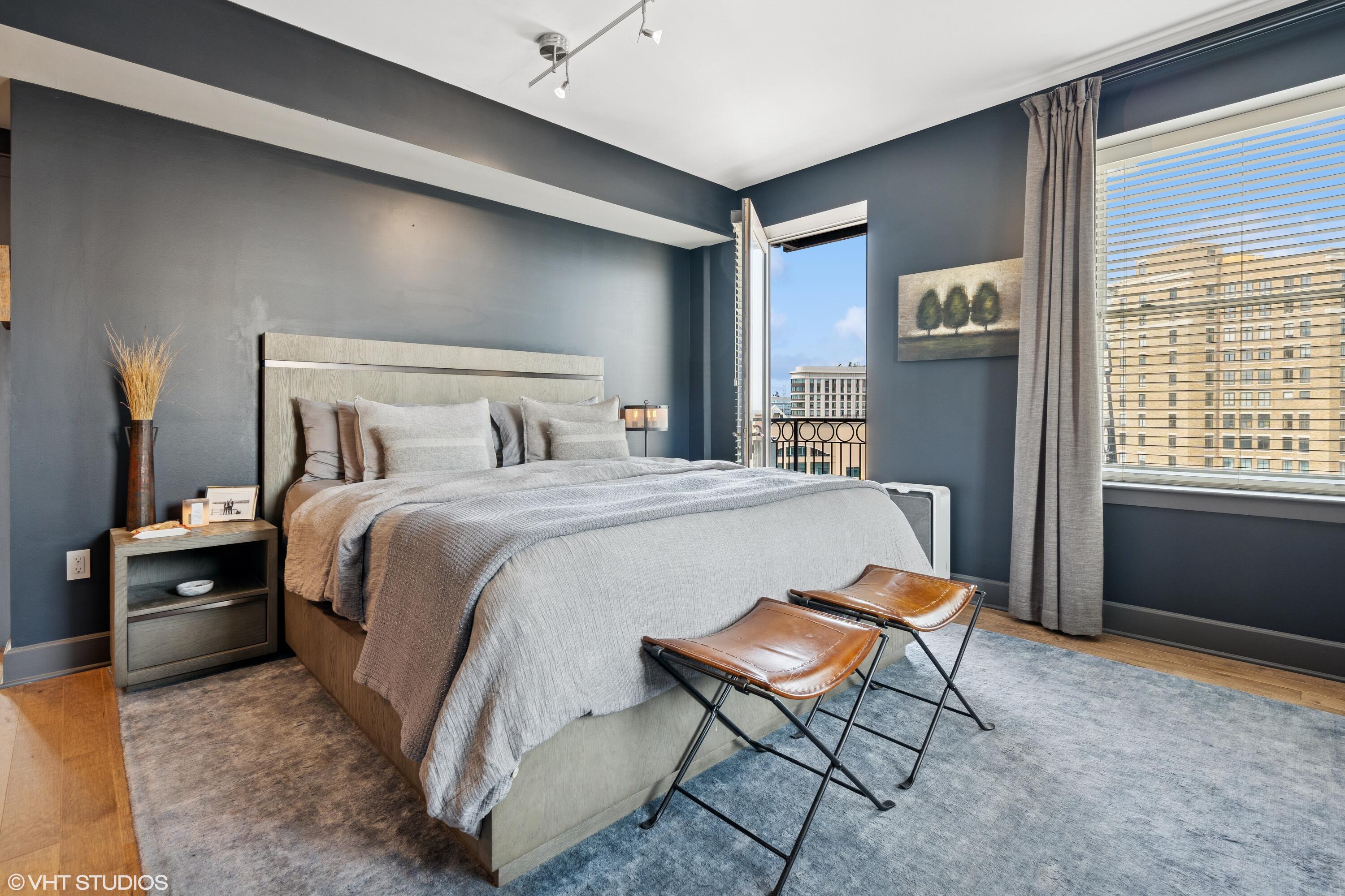 27 Library Street NE 803