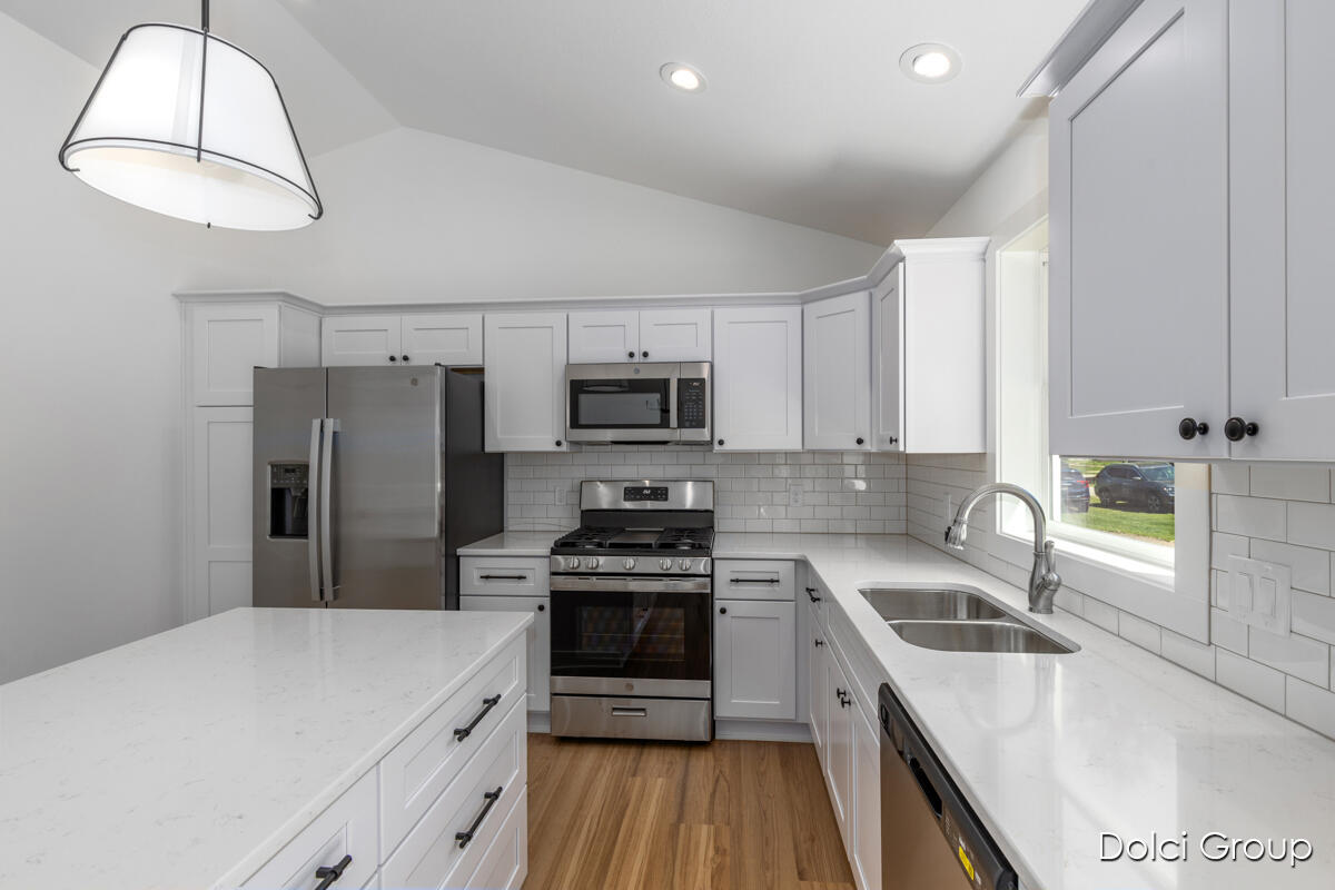 4020 Tall Timber Drive NW