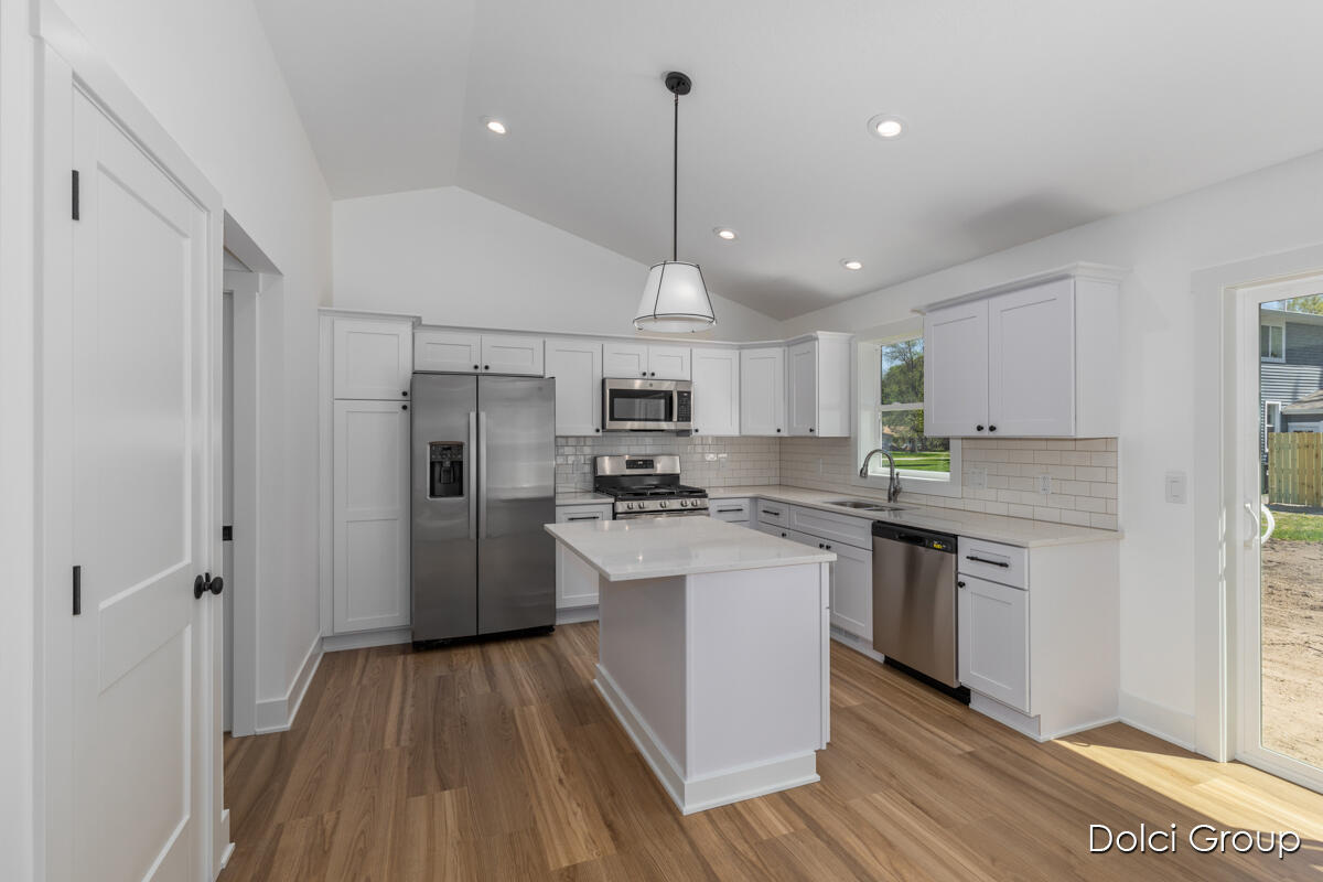 4020 Tall Timber Drive NW