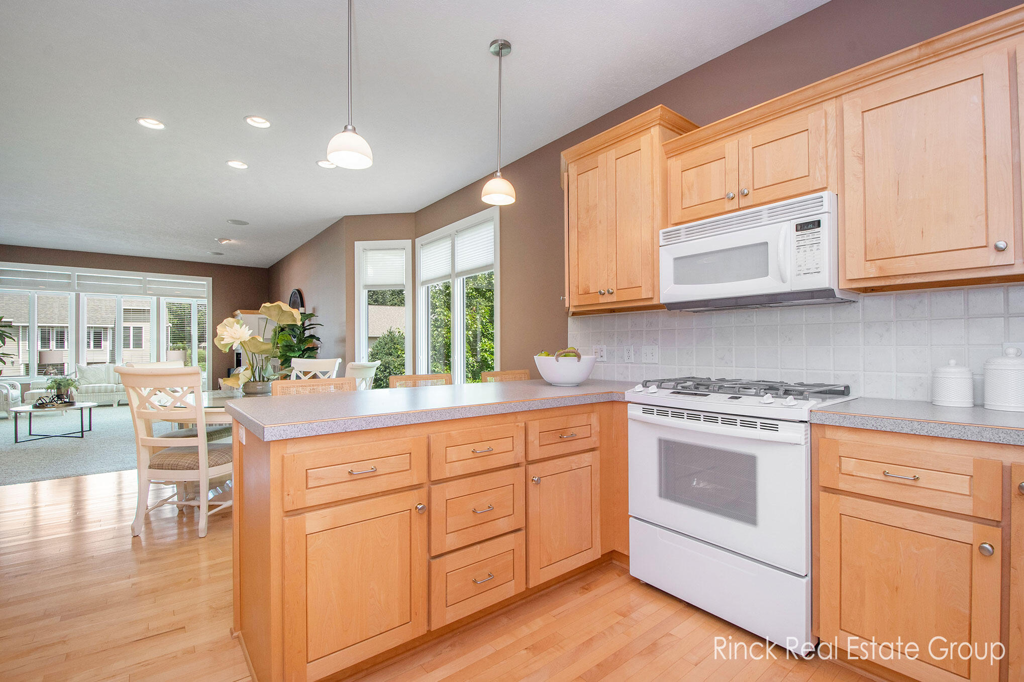 3845 Canterbury Drive 26