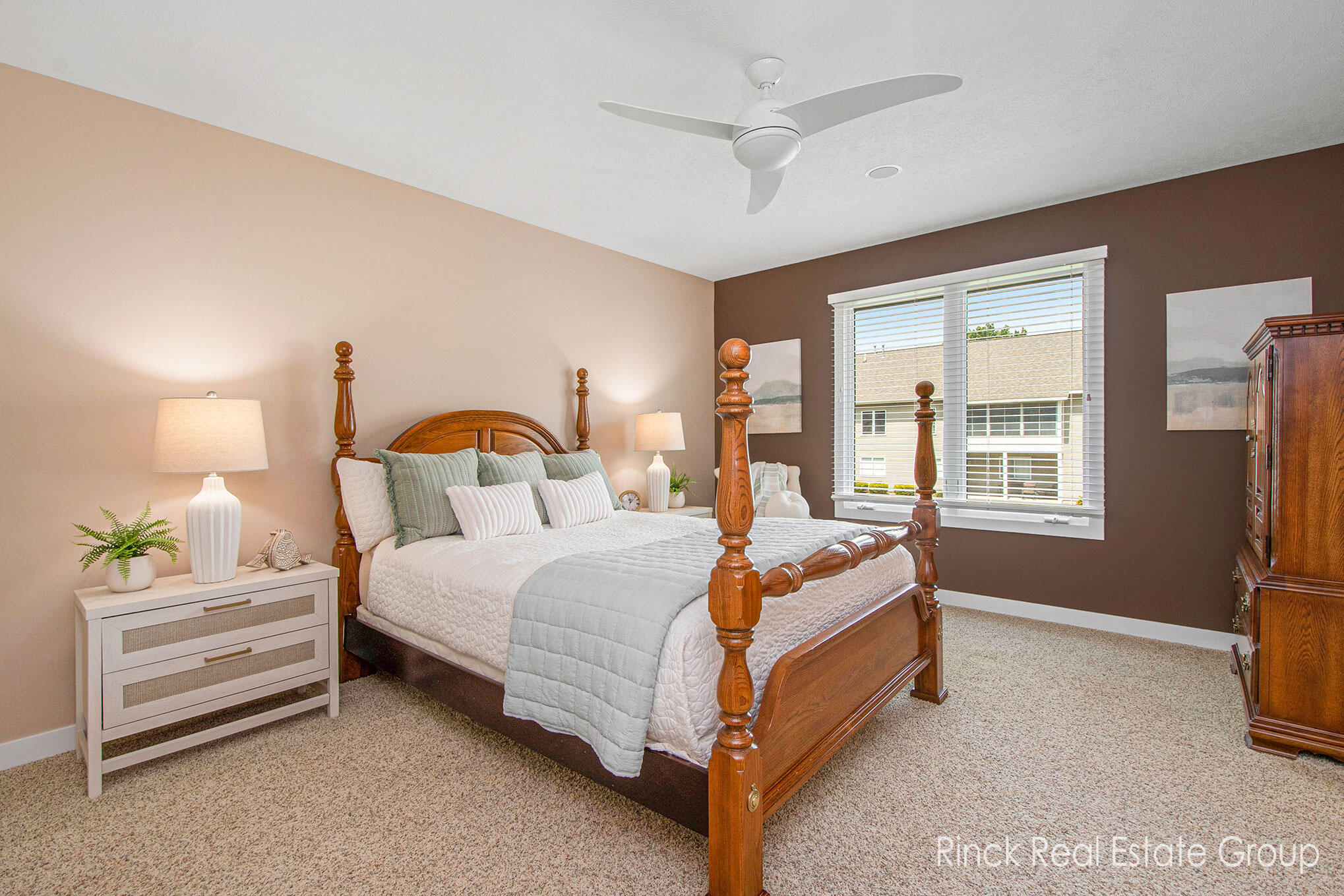 3845 Canterbury Drive 26