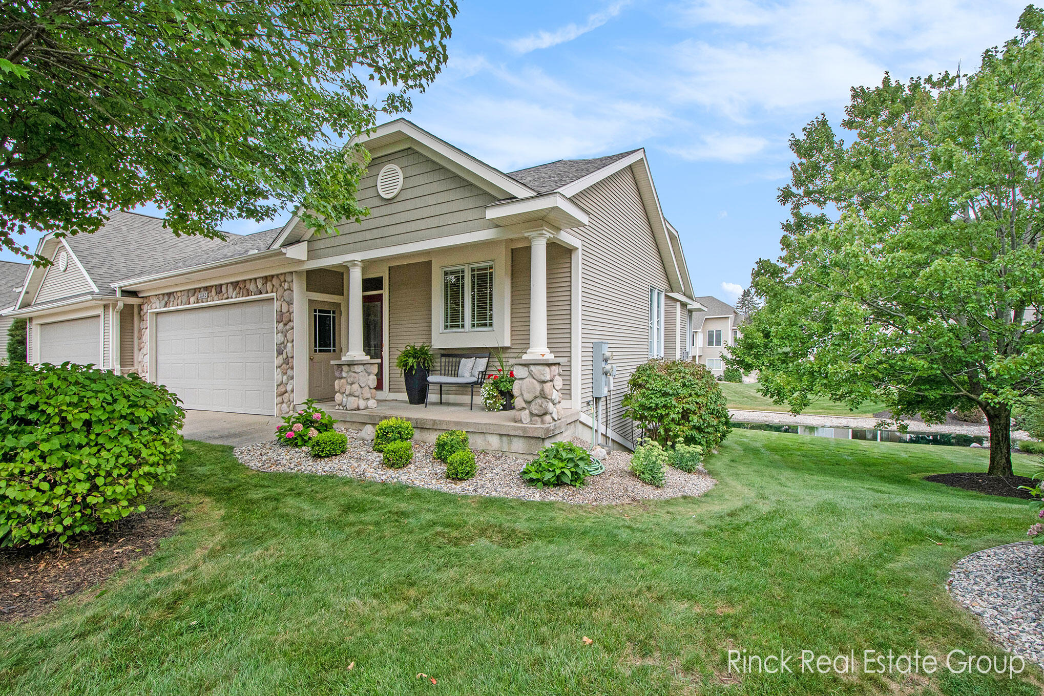 3845 Canterbury Drive 26