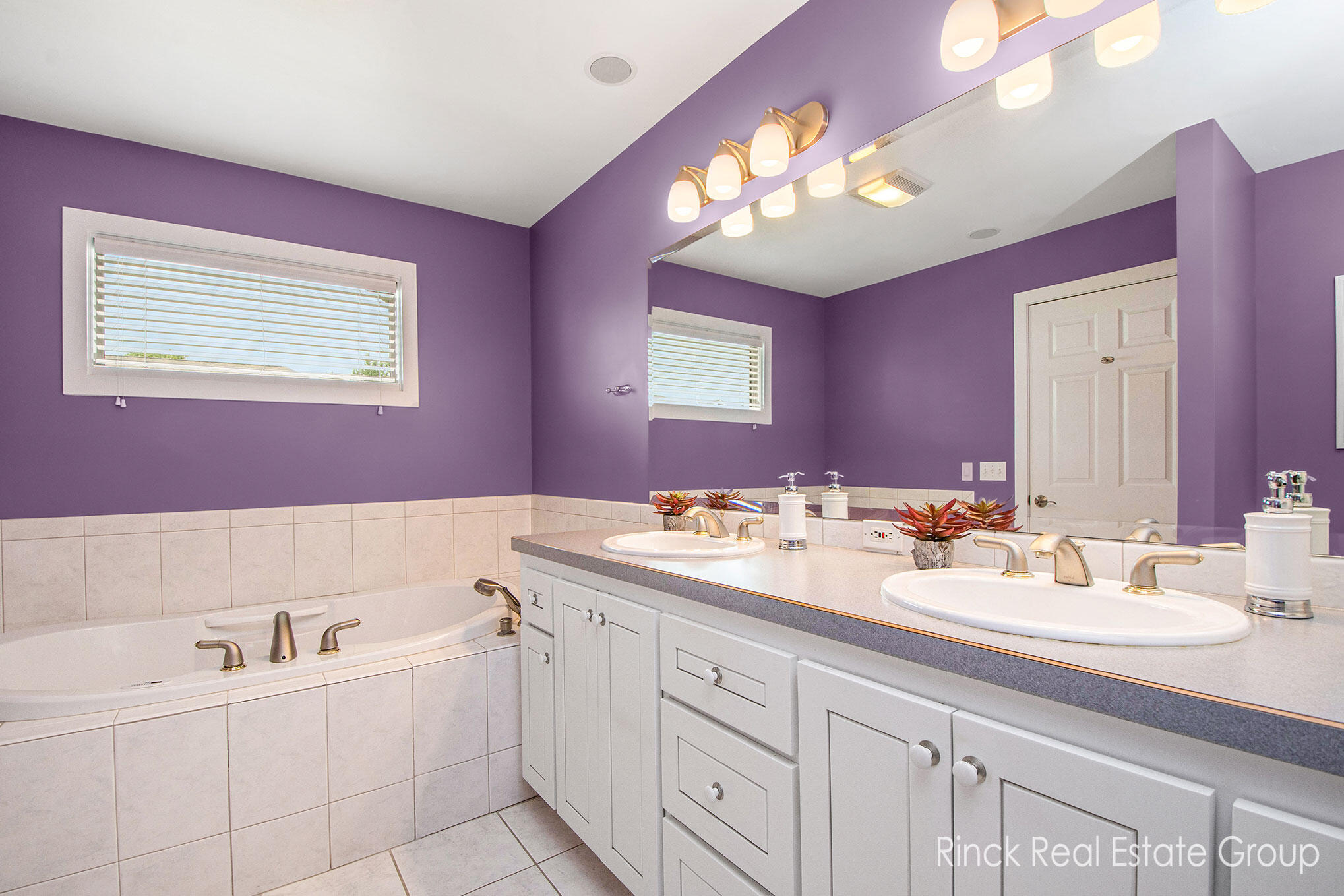 3845 Canterbury Drive 26