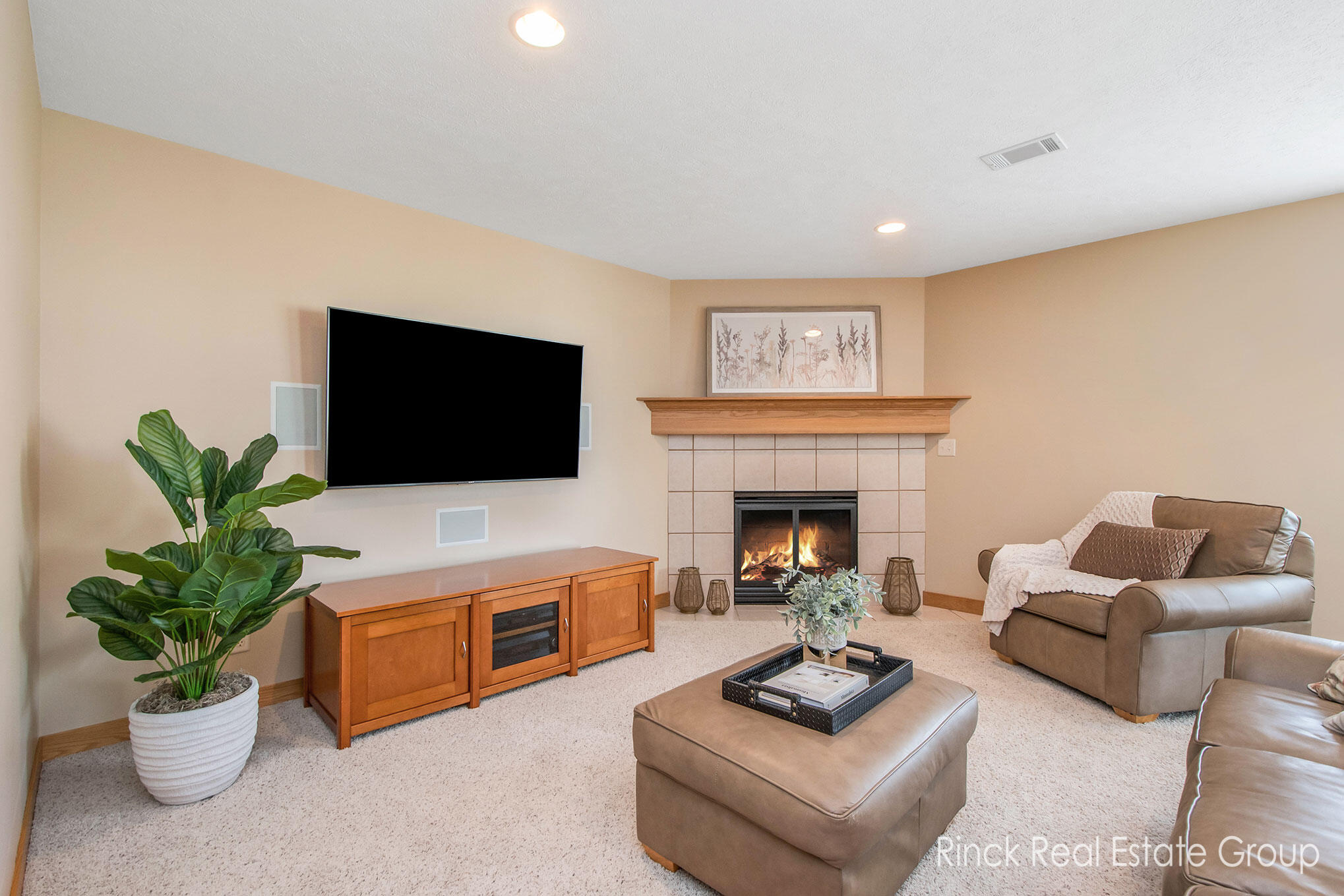 3845 Canterbury Drive 26