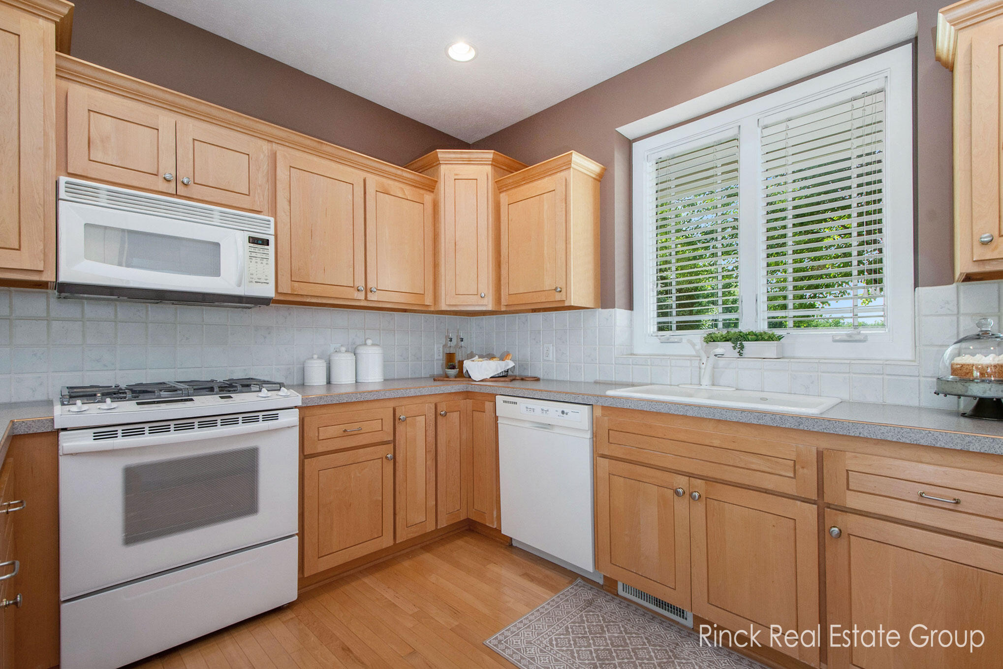 3845 Canterbury Drive 26