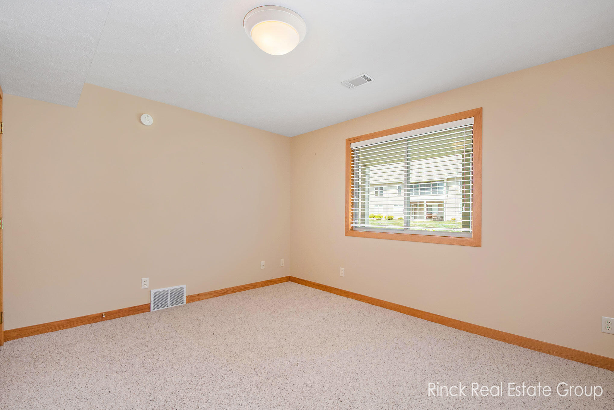 3845 Canterbury Drive 26