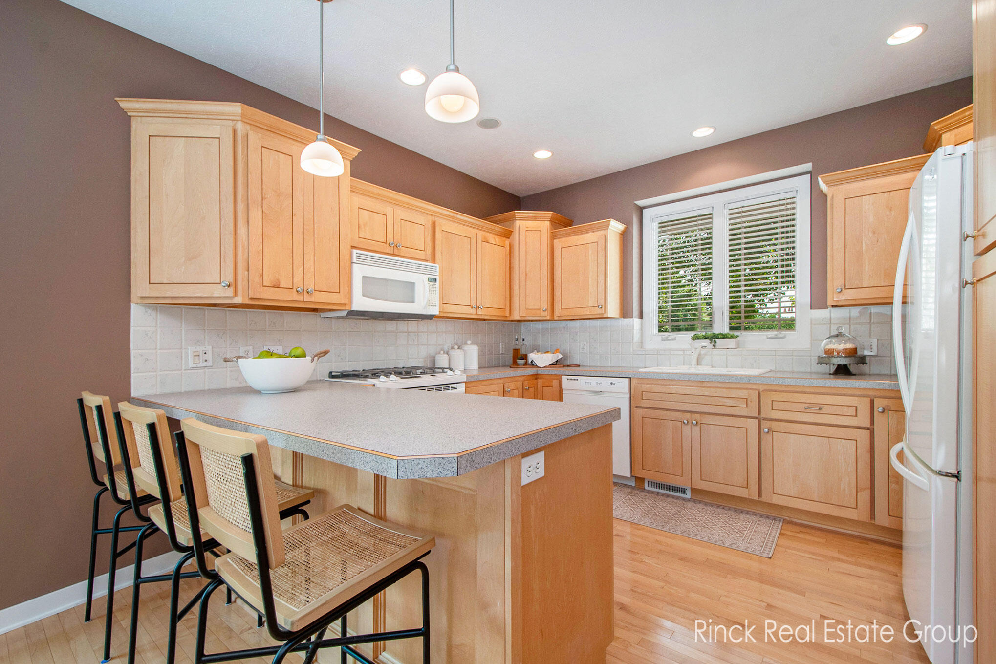 3845 Canterbury Drive 26