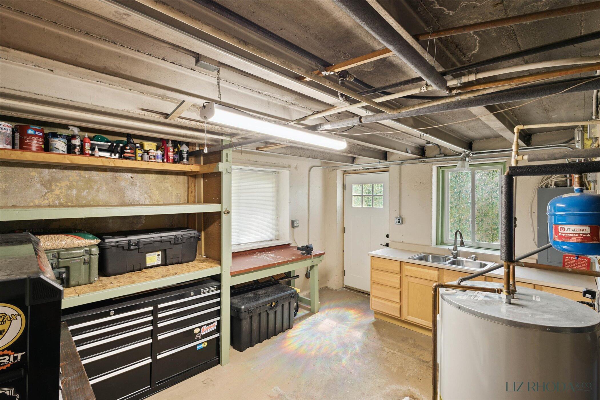 10505 Fulton Street E