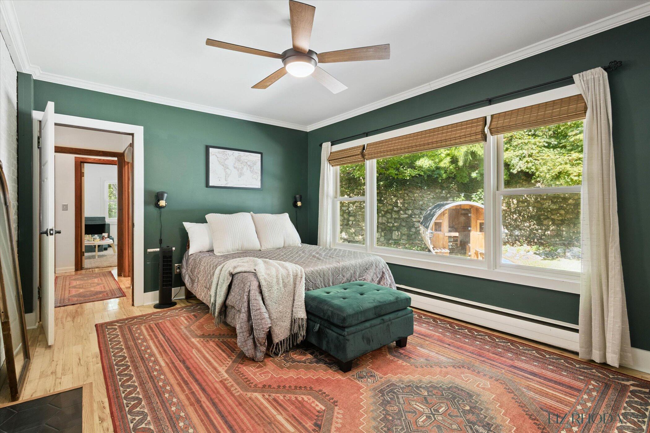 10505 Fulton Street E