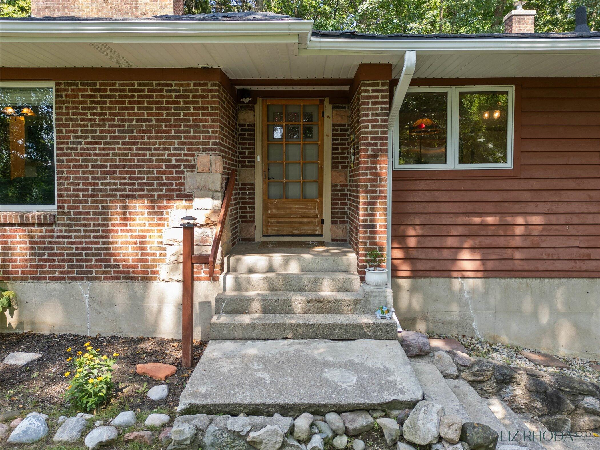 10505 Fulton Street E